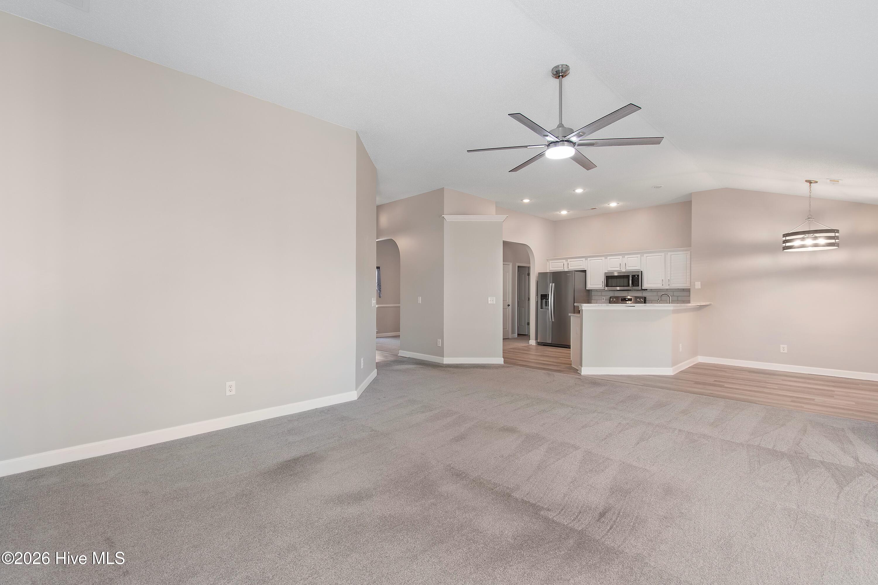 100560224 | Photo 18