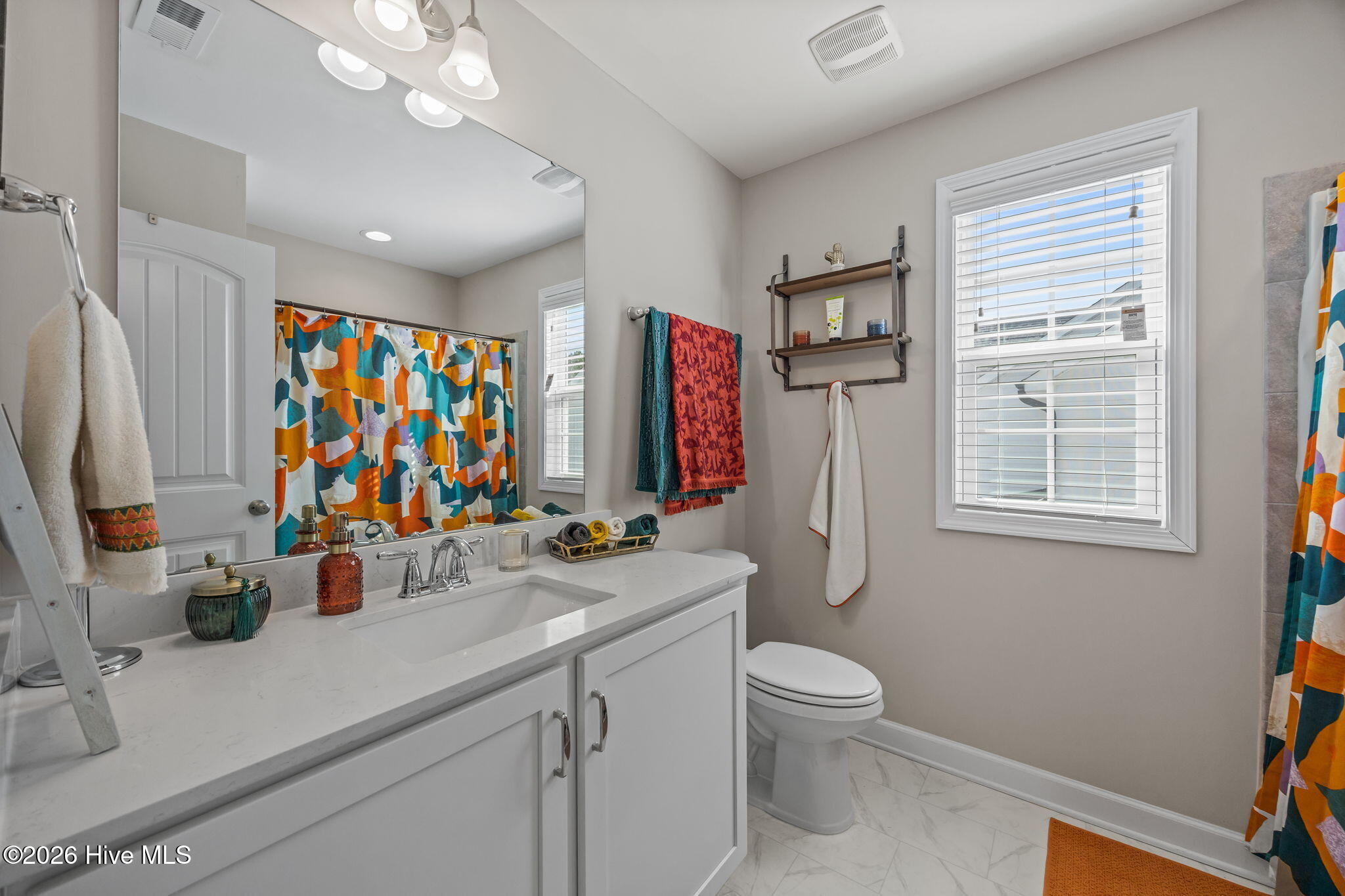 100552335 | Photo 29