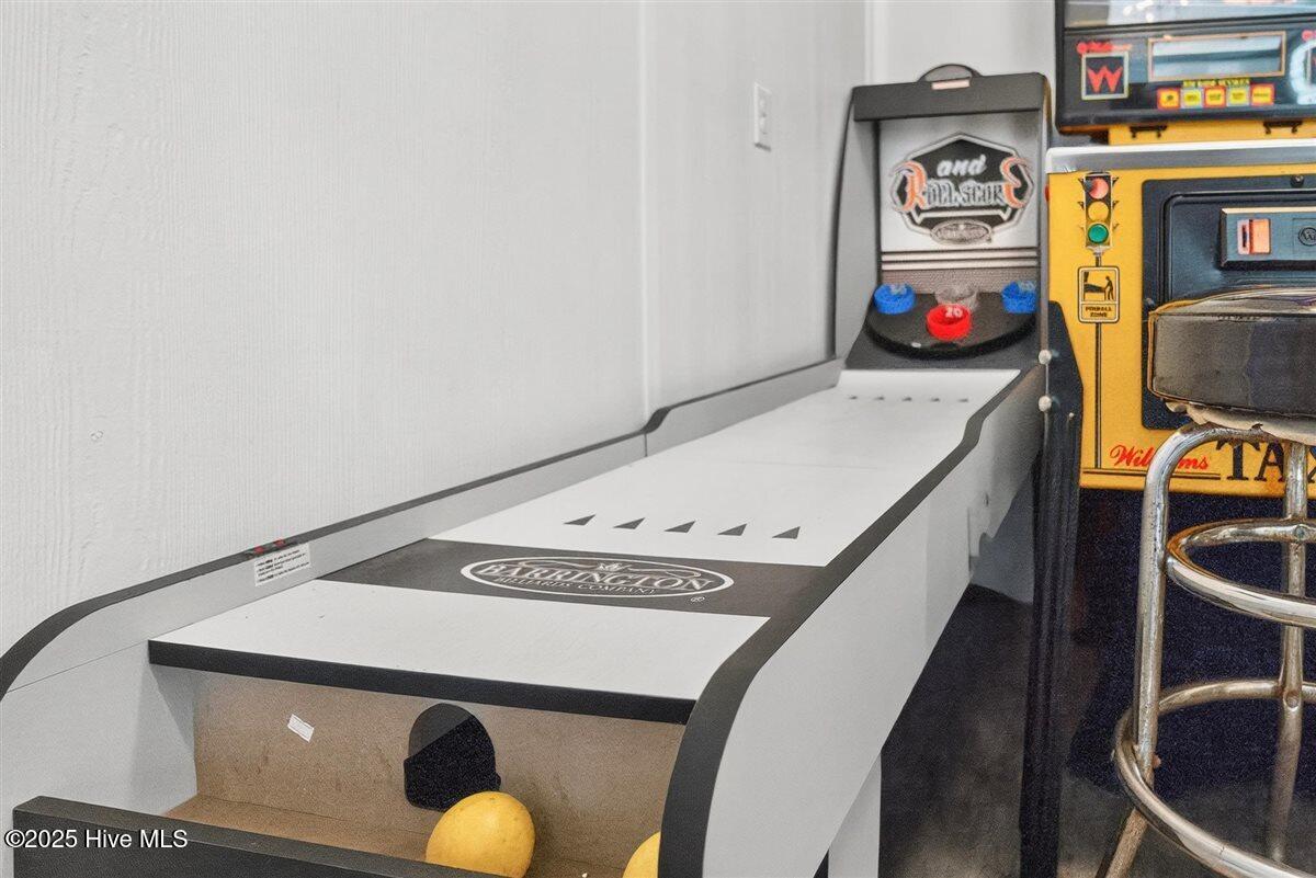 100538364 | Photo 64