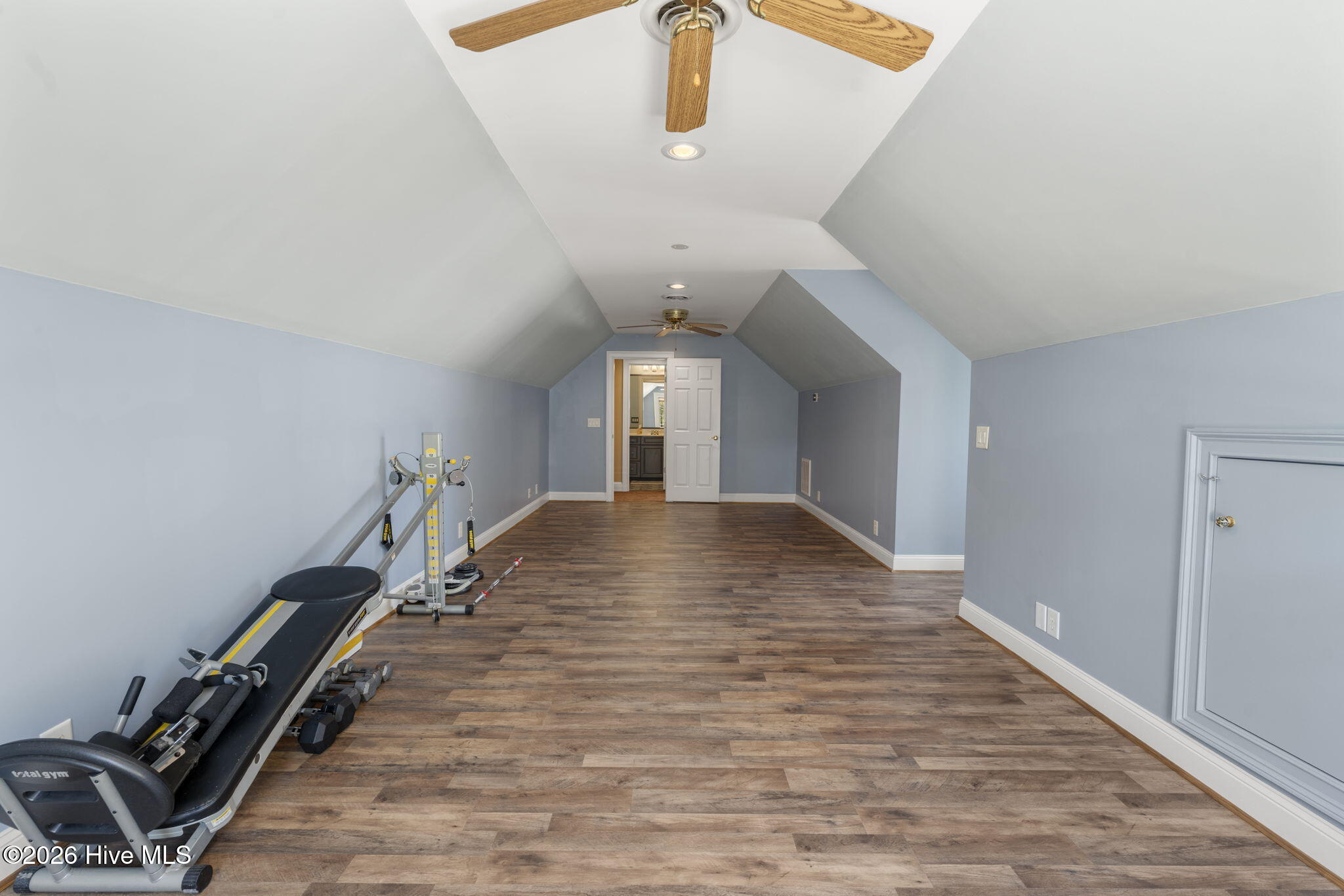 100563951 | Photo 45