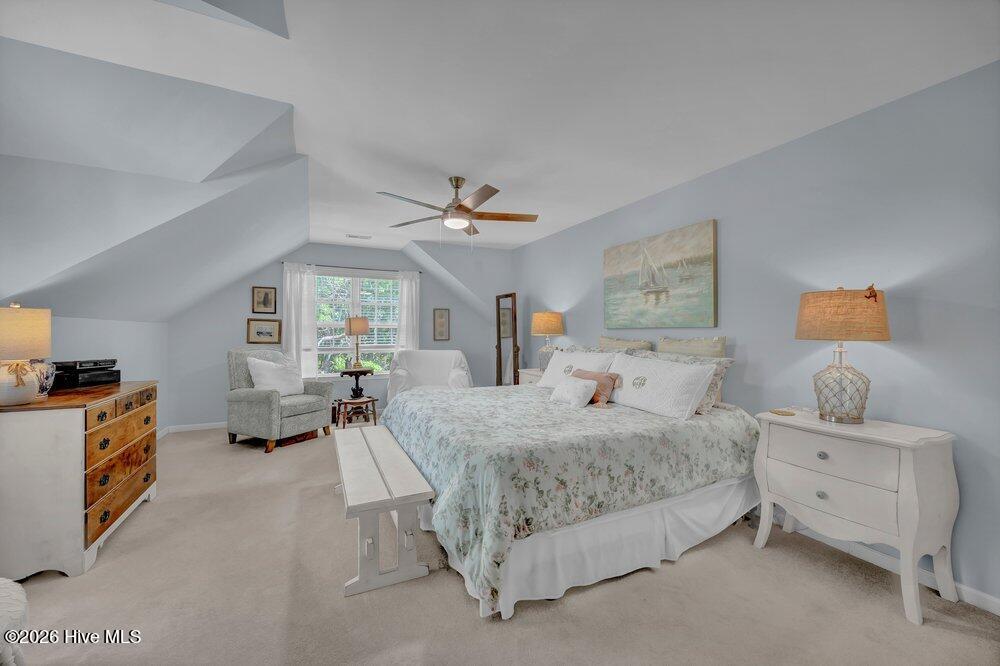 100567820 | Photo 23