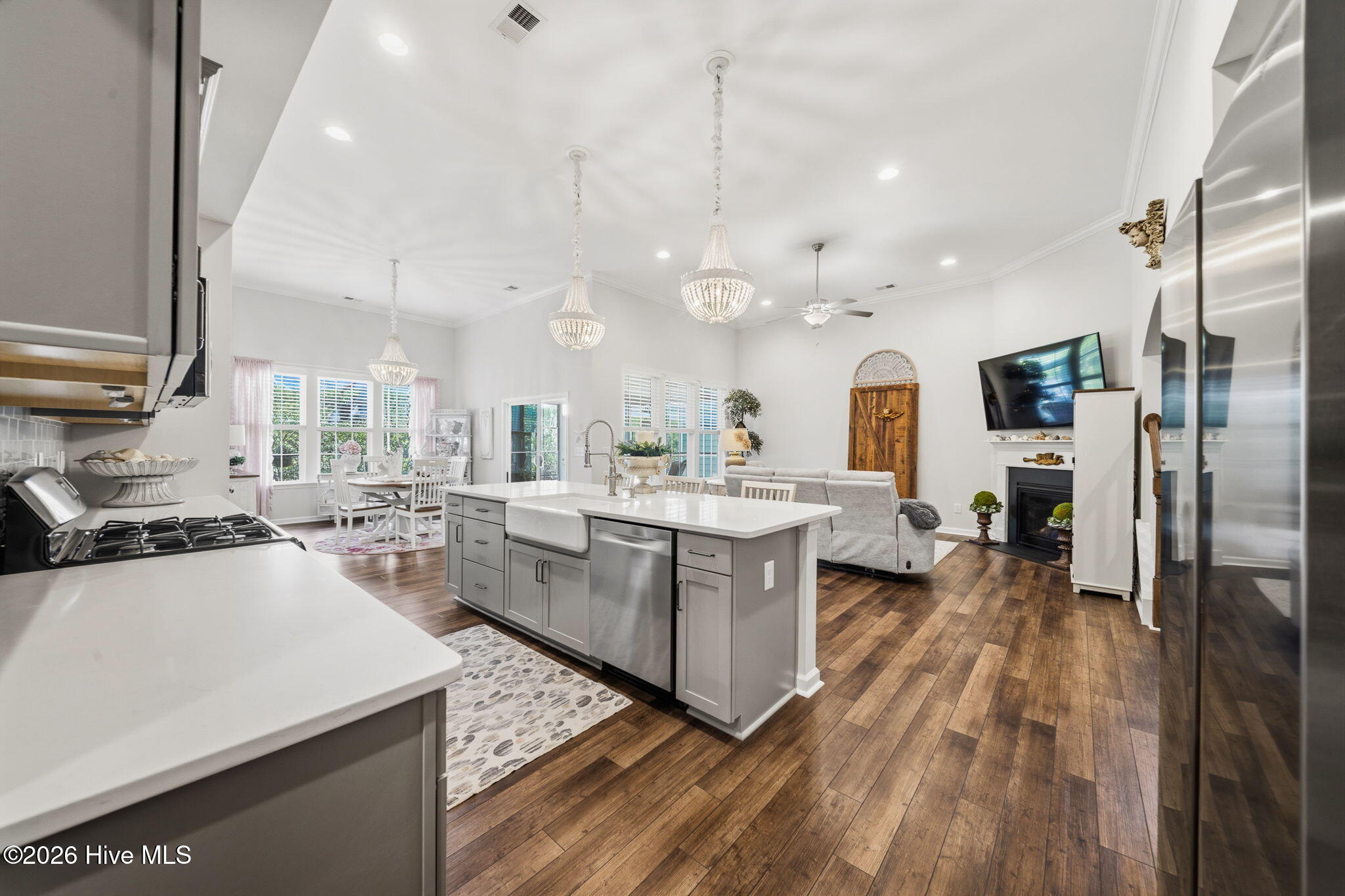 100568500 | Photo 22