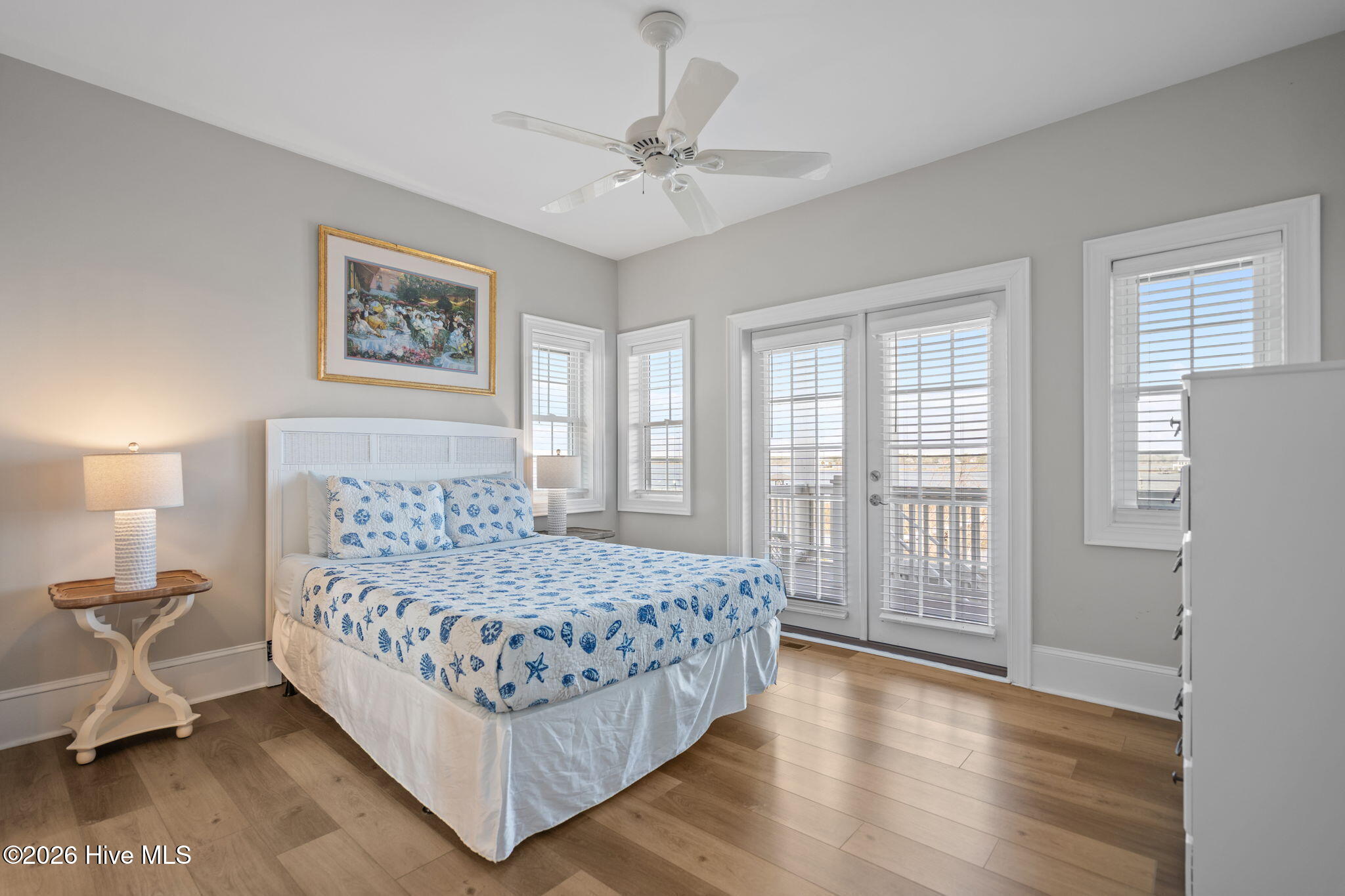 100564459 | Photo 15