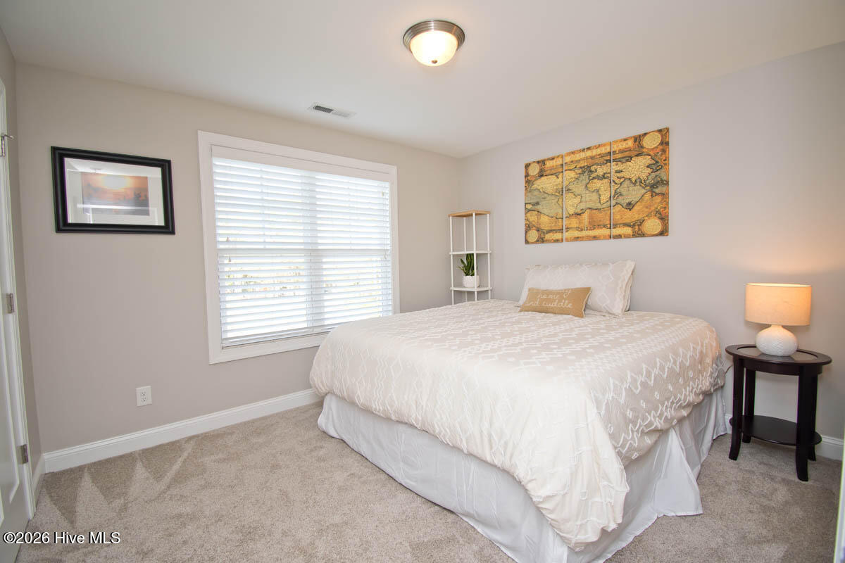 100562349 | Photo 24