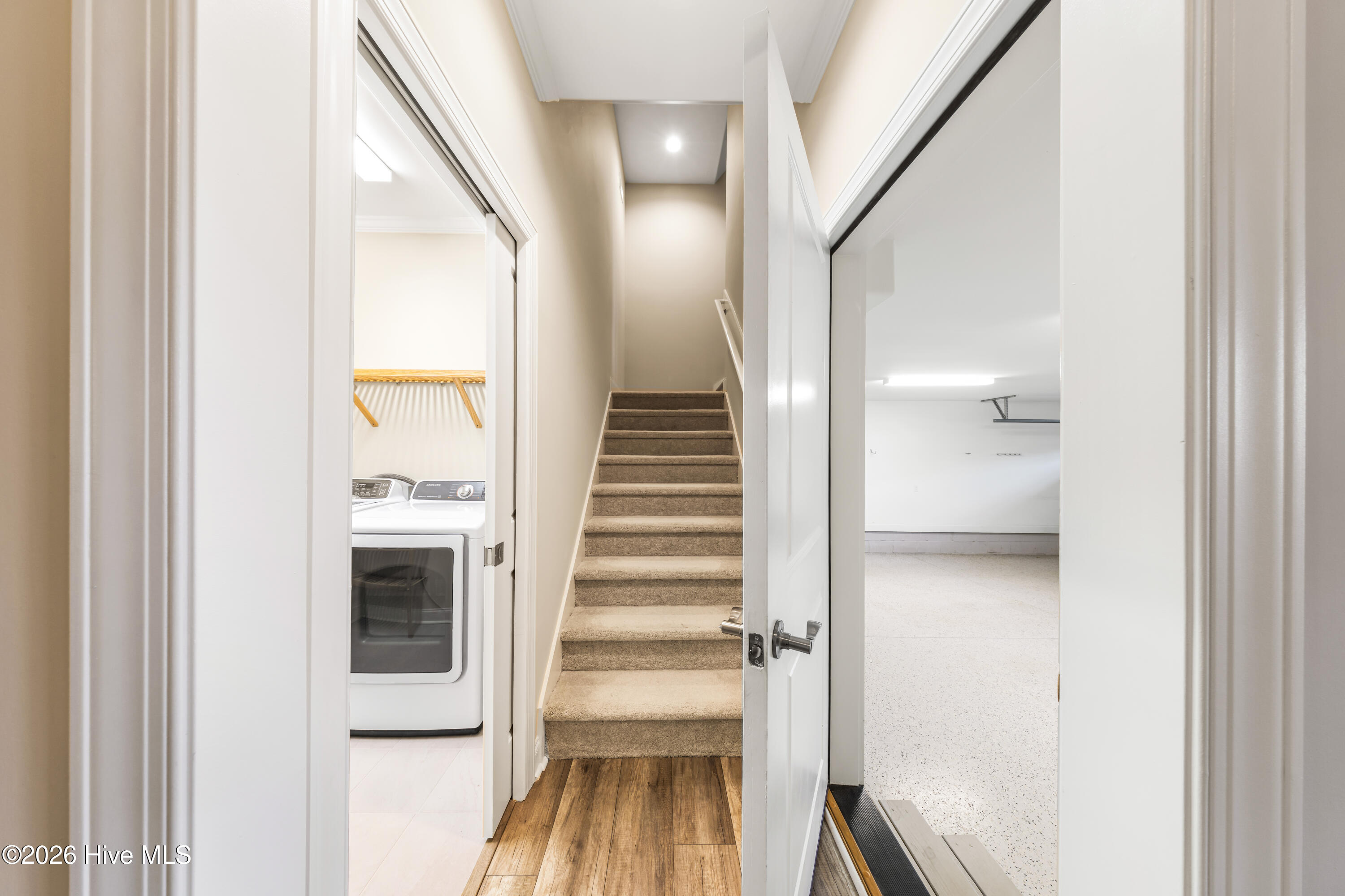 100536175 | Photo 43