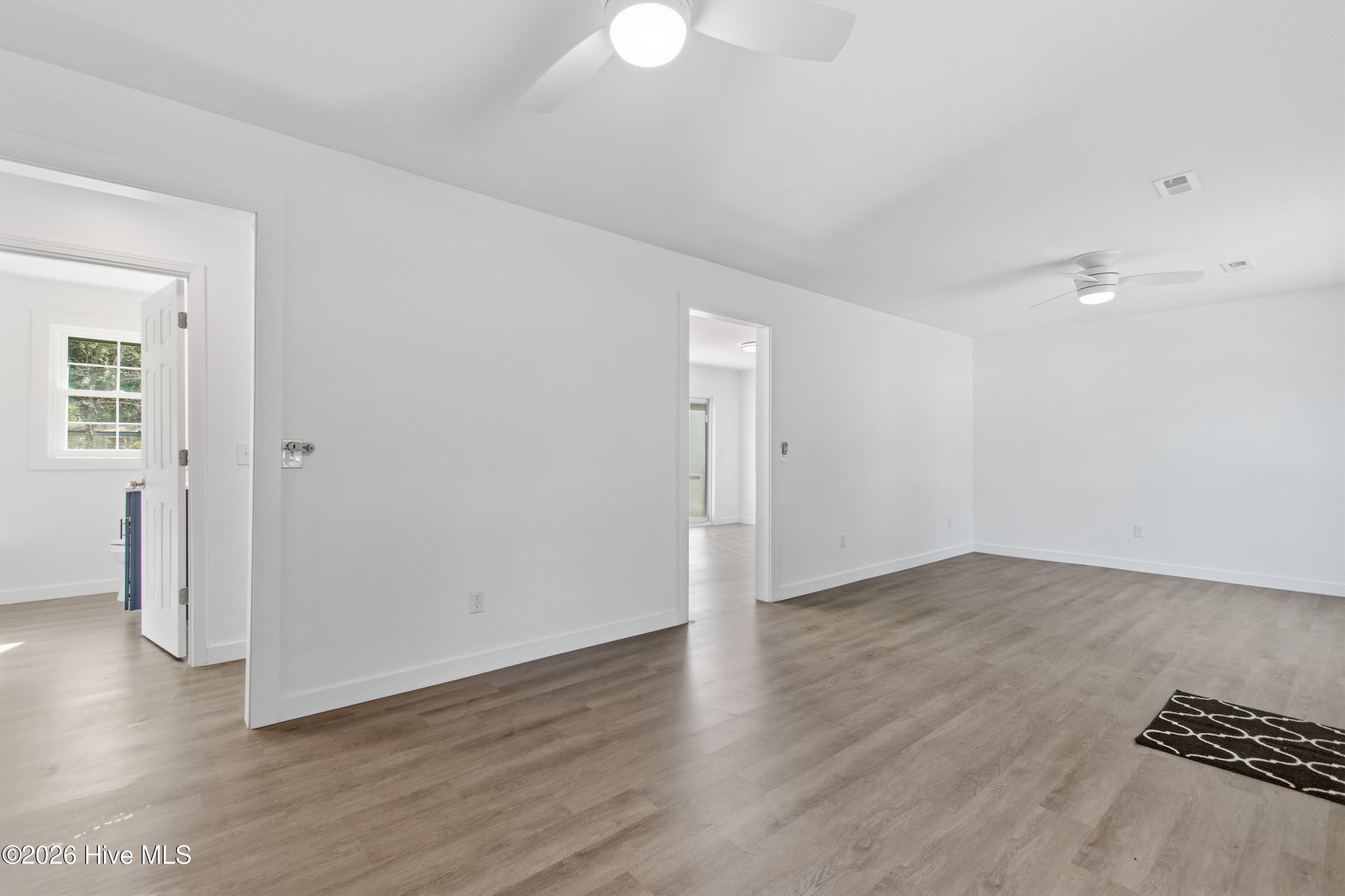 100550863 | Photo 20