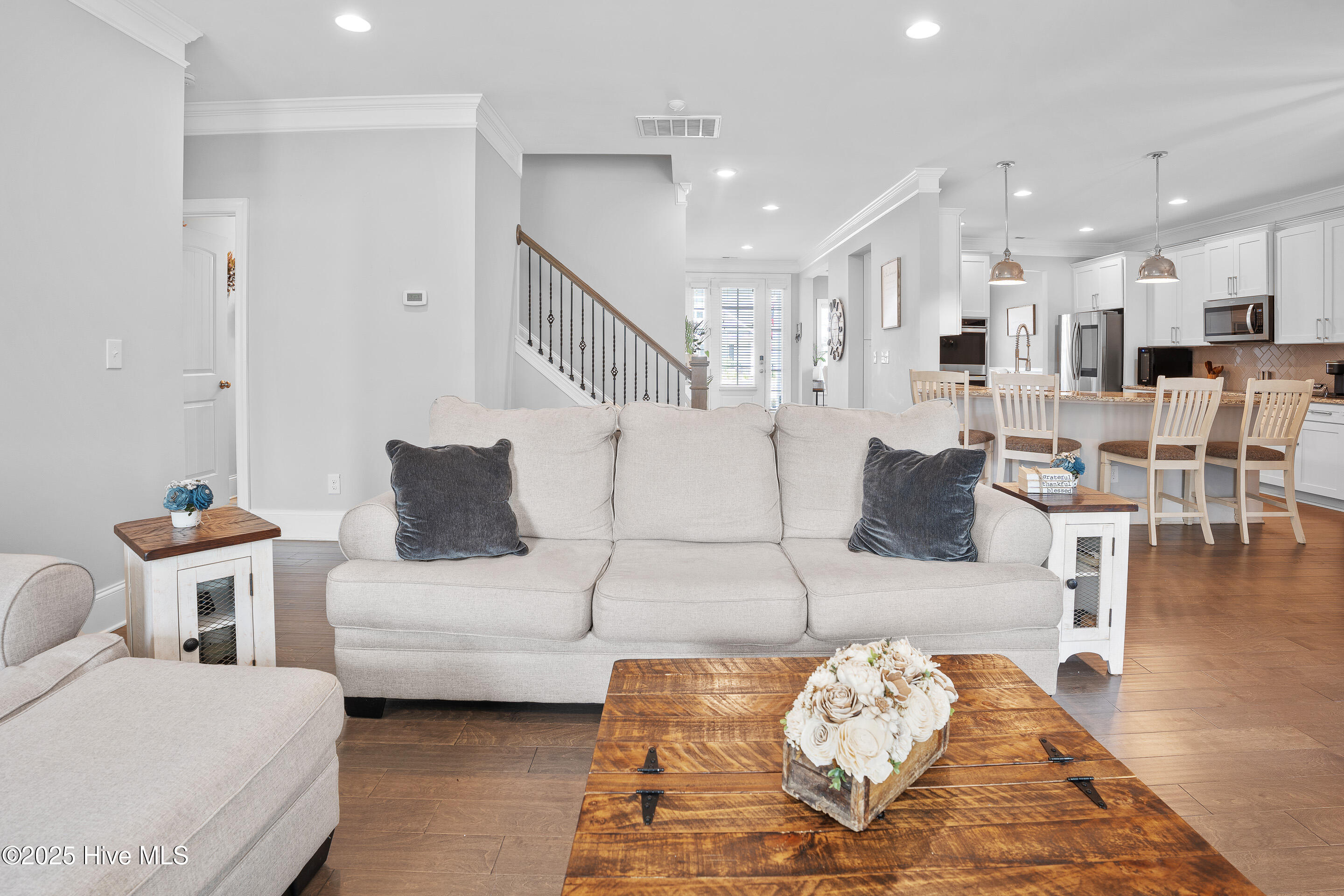 100546776 | Photo 24