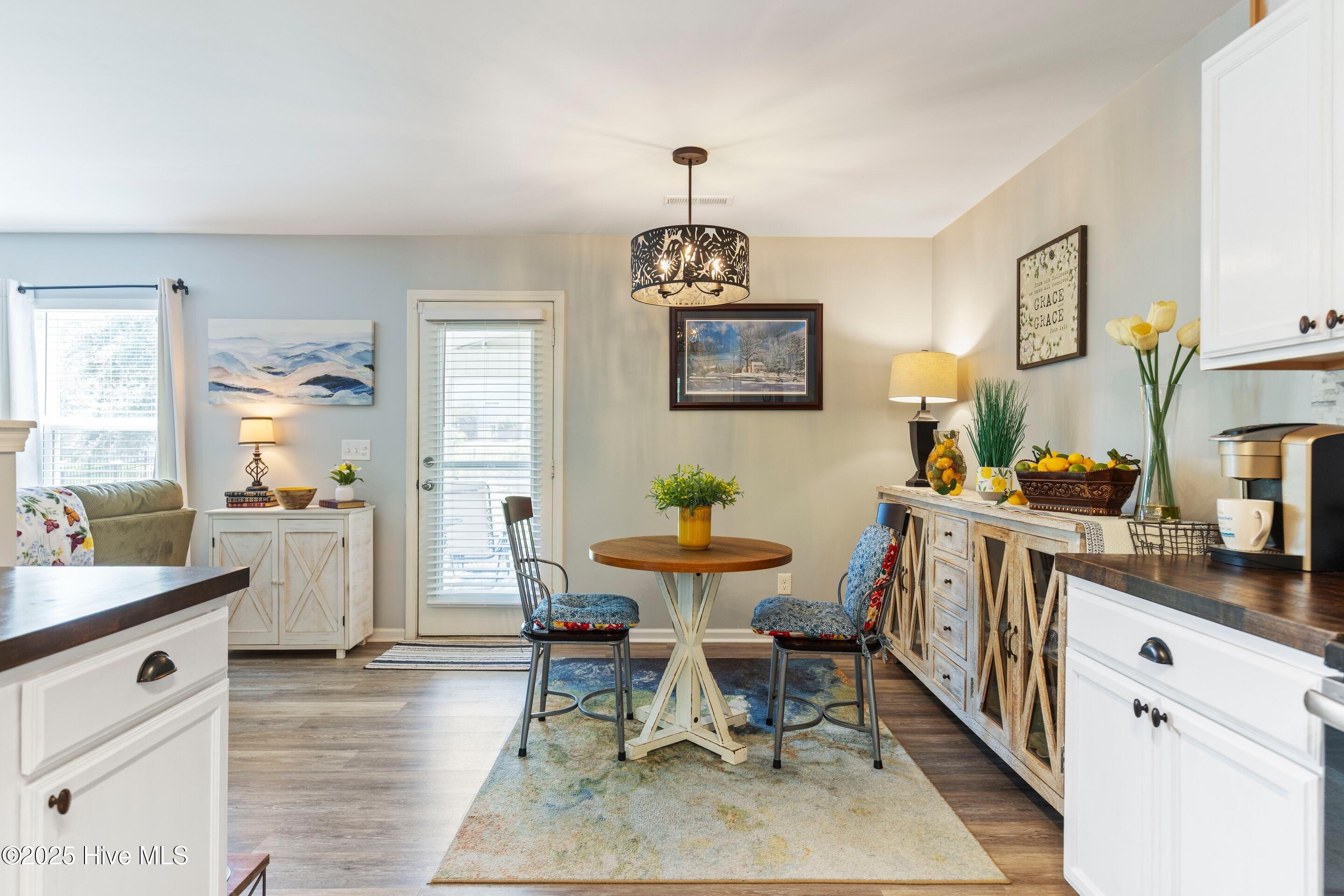 100527651 | Photo 13