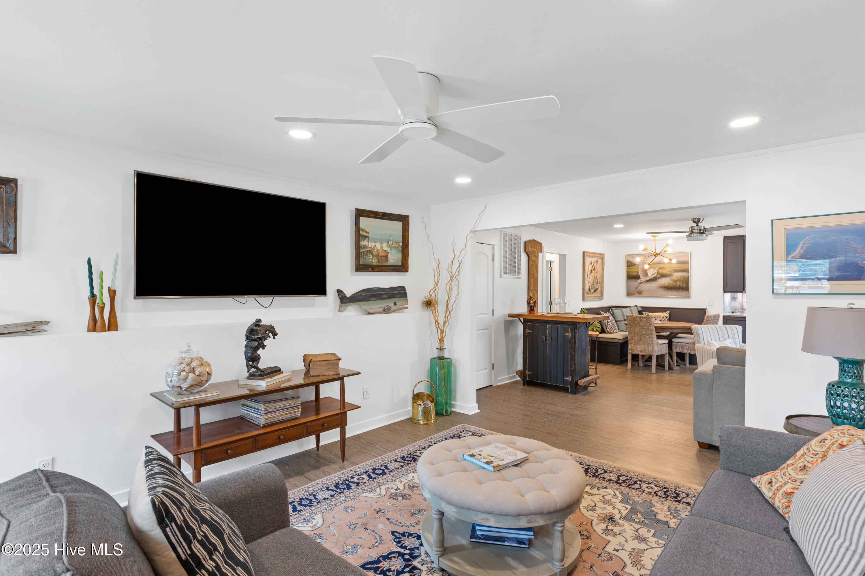 100567814 | Photo 37