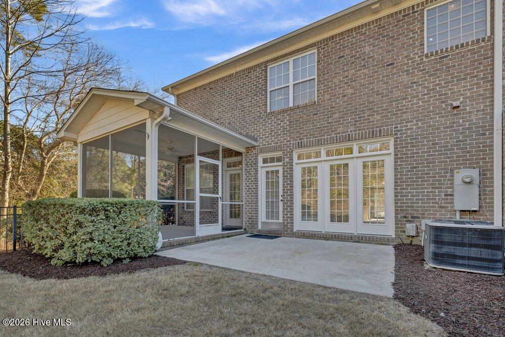 100552840 | Photo 32