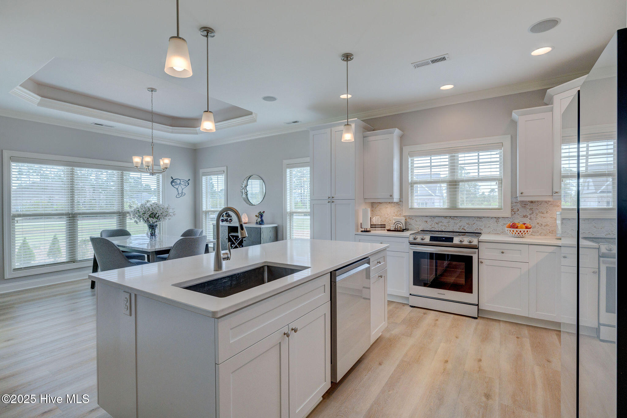 100549436 | Photo 20