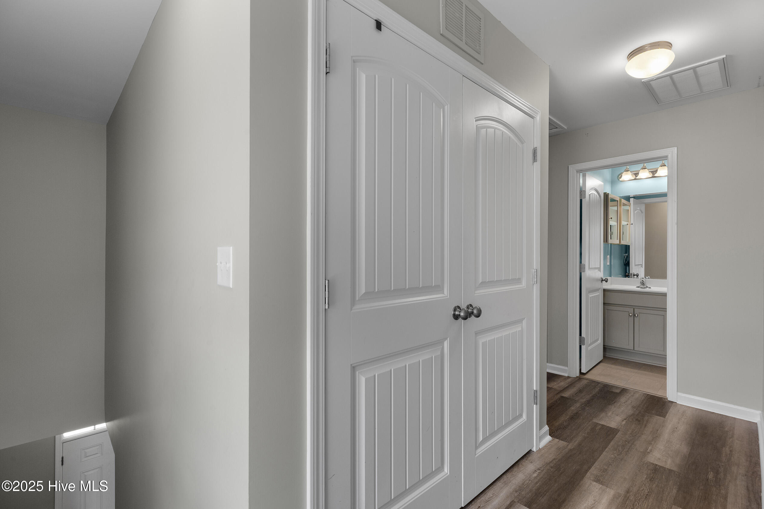 100547149 | Photo 17