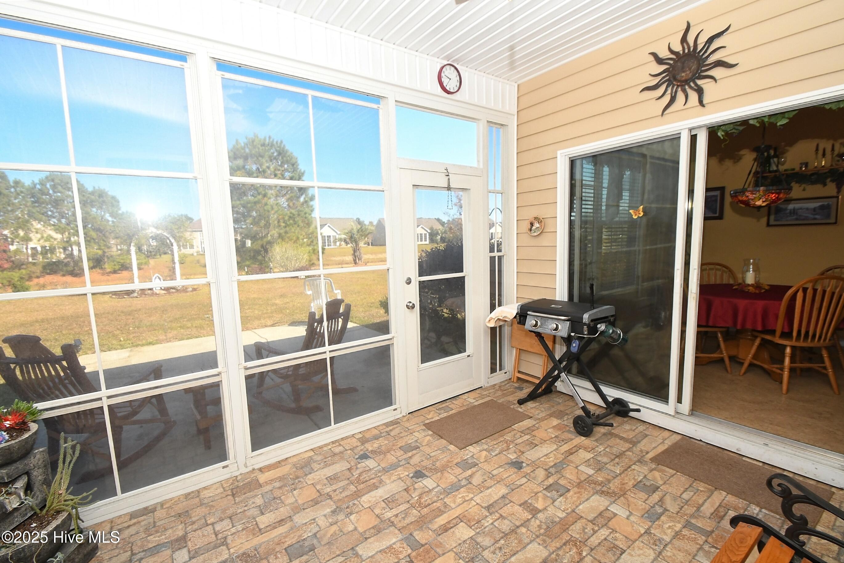 100541260 | Photo 31