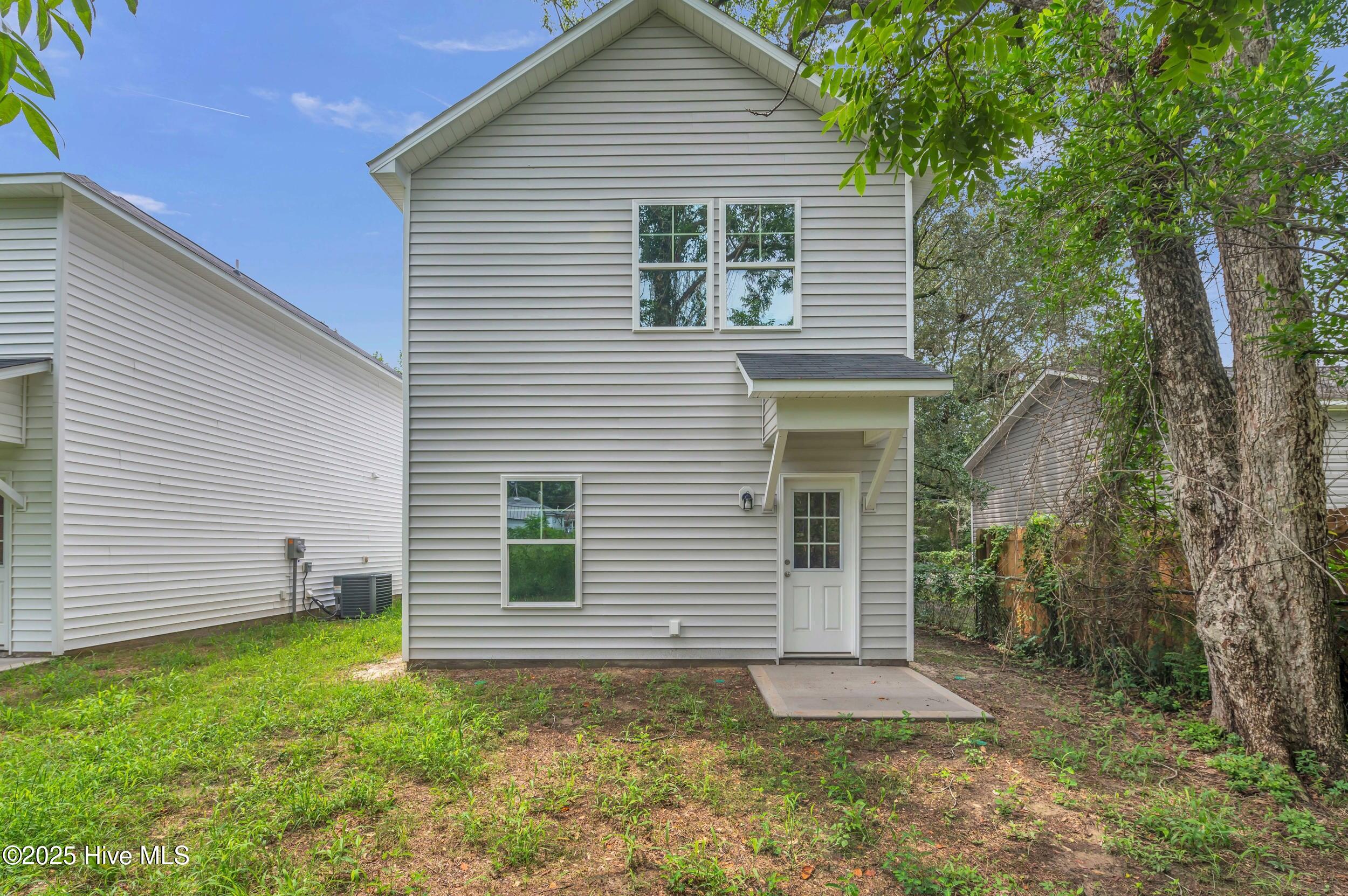 100522860 | Photo 19