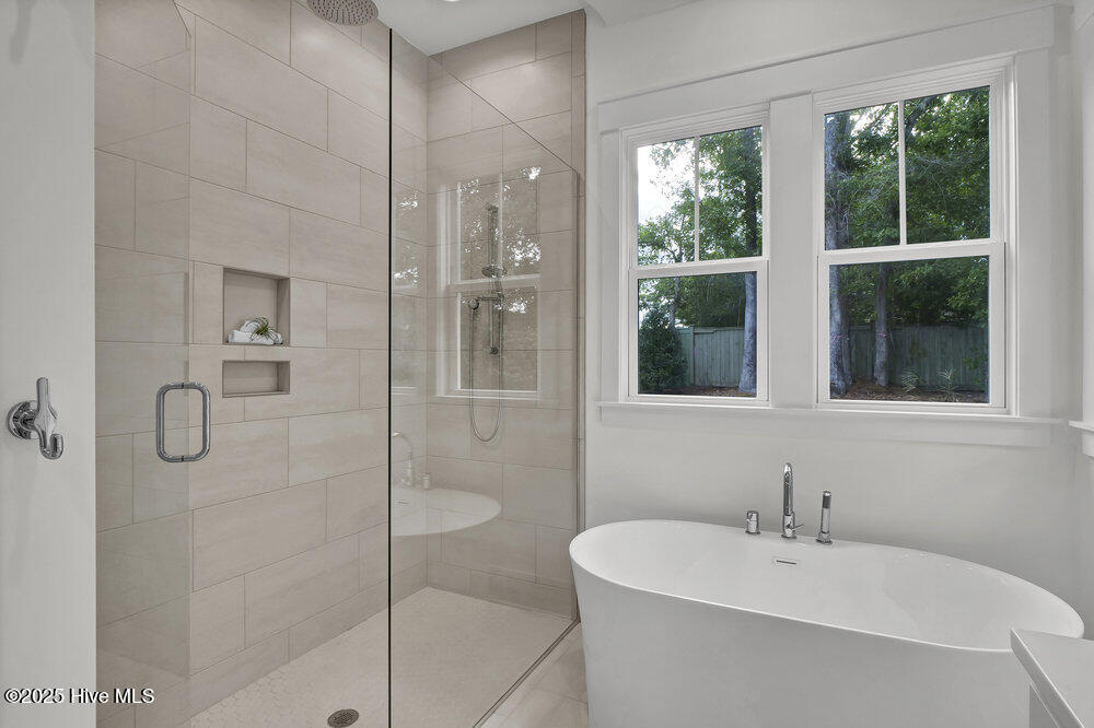 100509390 | Photo 27