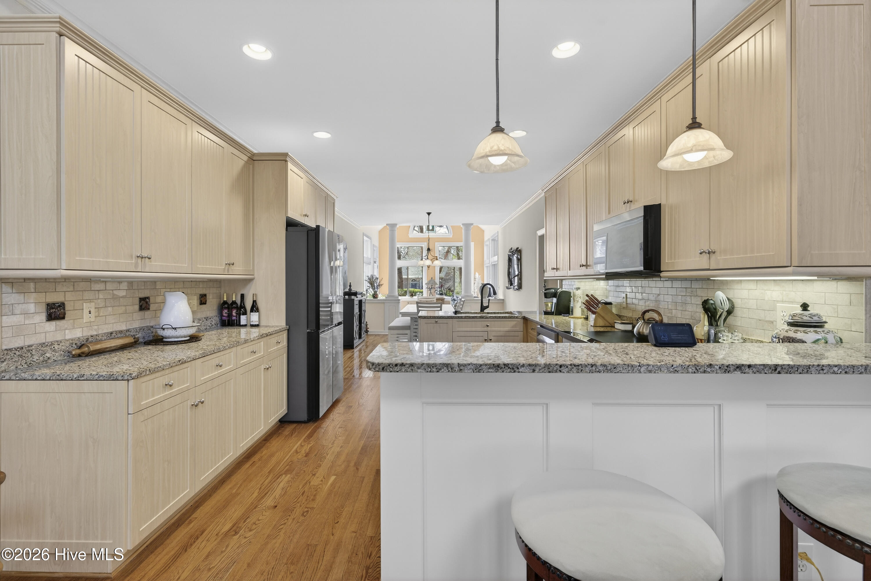 100561189 | Photo 25