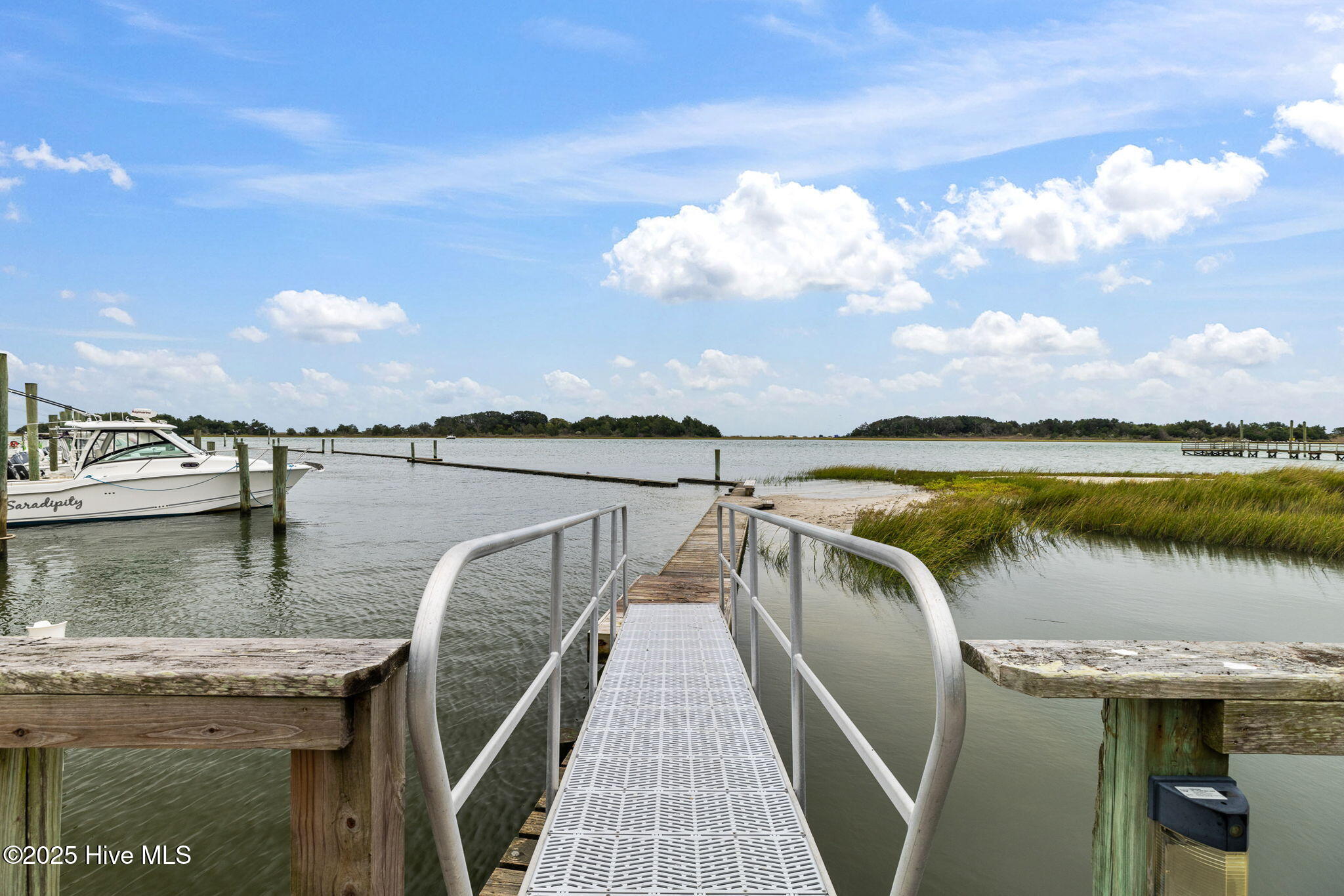 100548245 | Photo 66