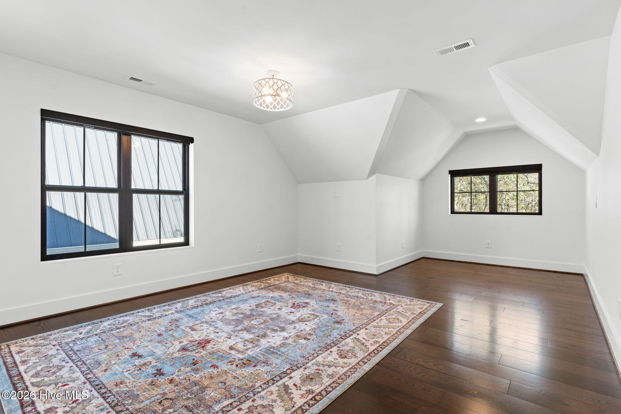 100554419 | Photo 50