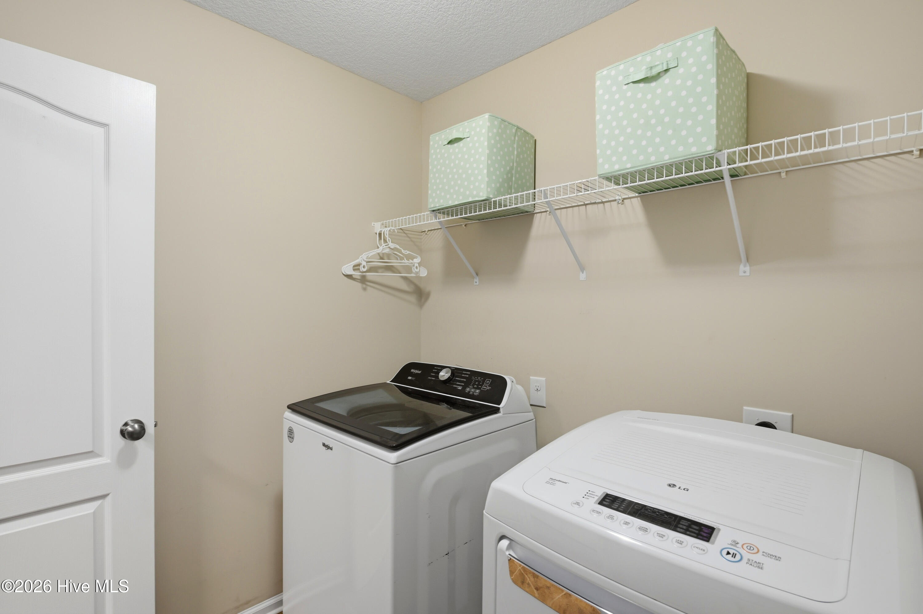 100565426 | Photo 29