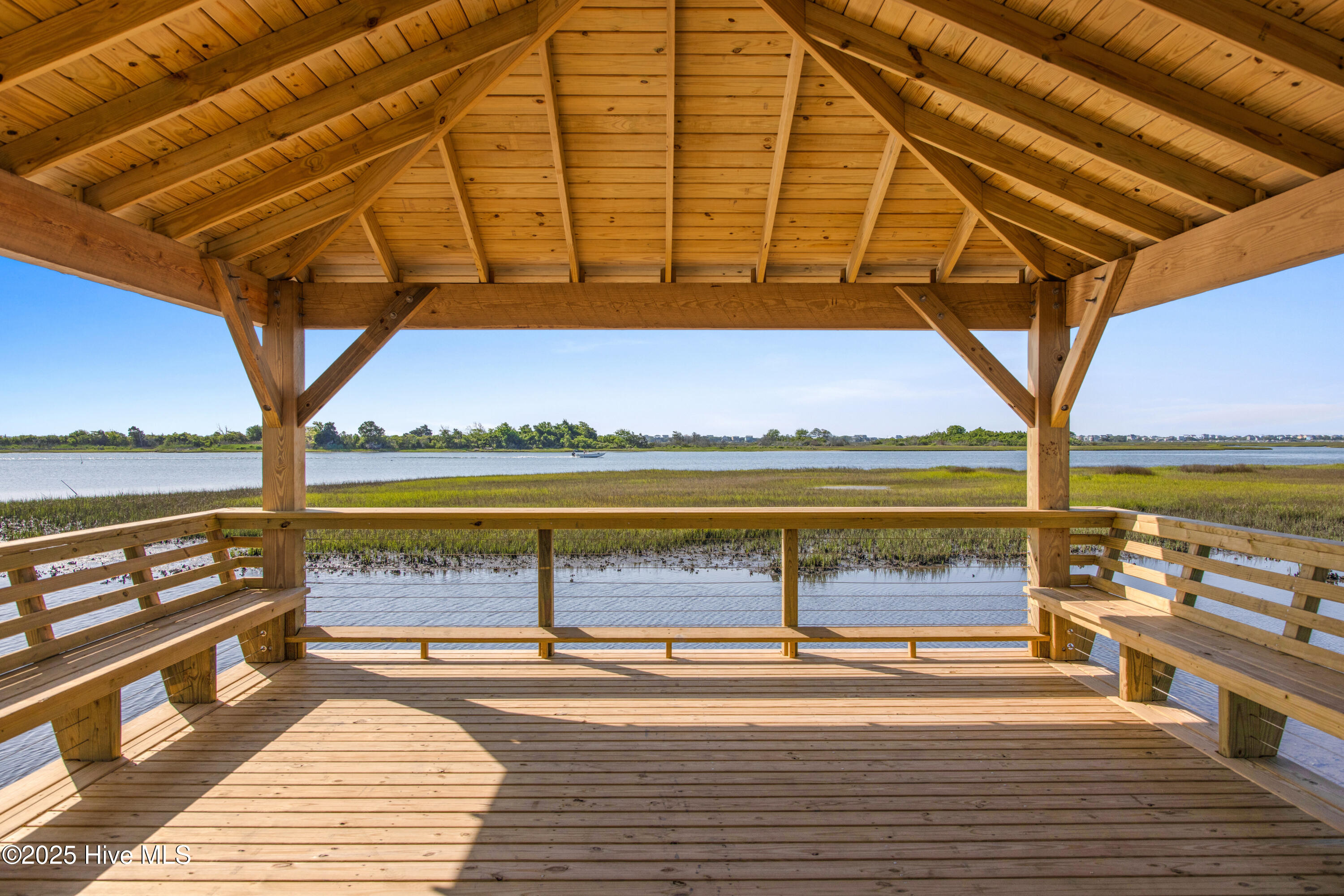 100540201 | Photo 16