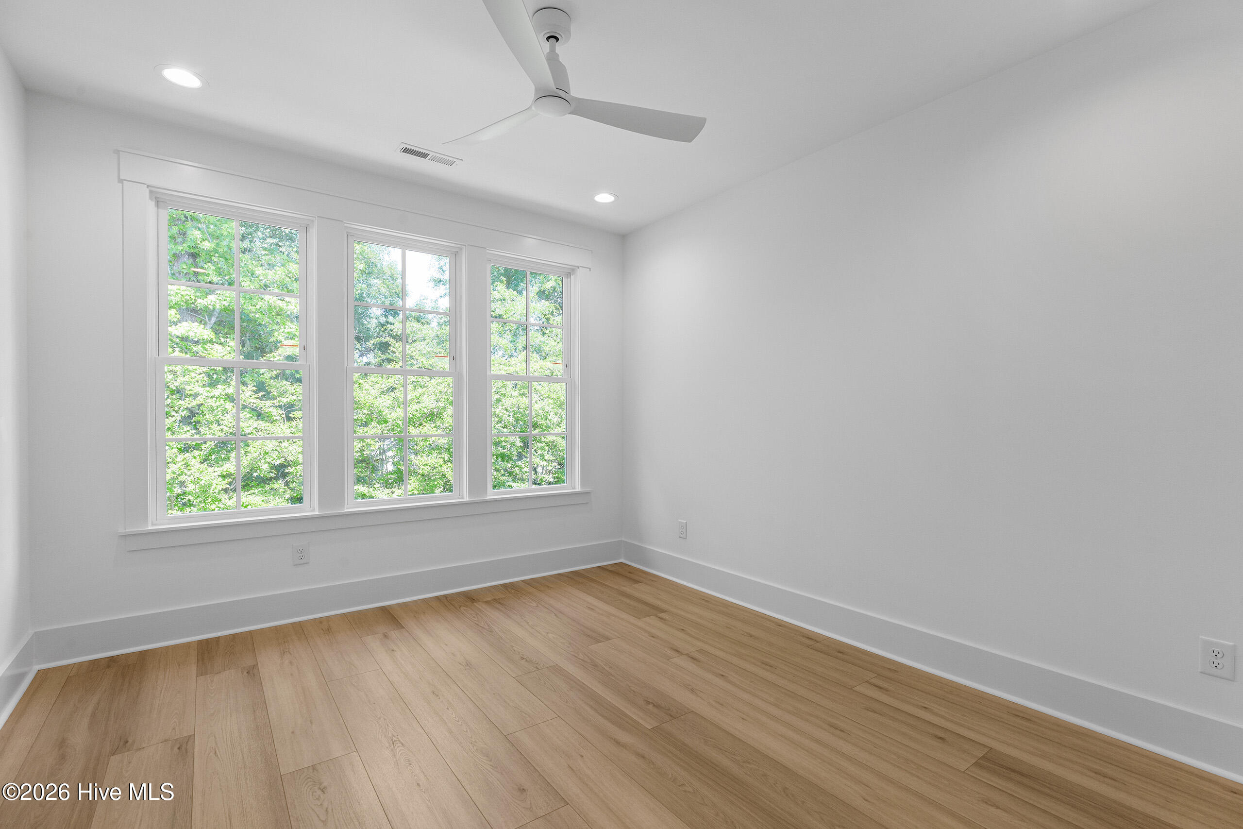 100519914 | Photo 51