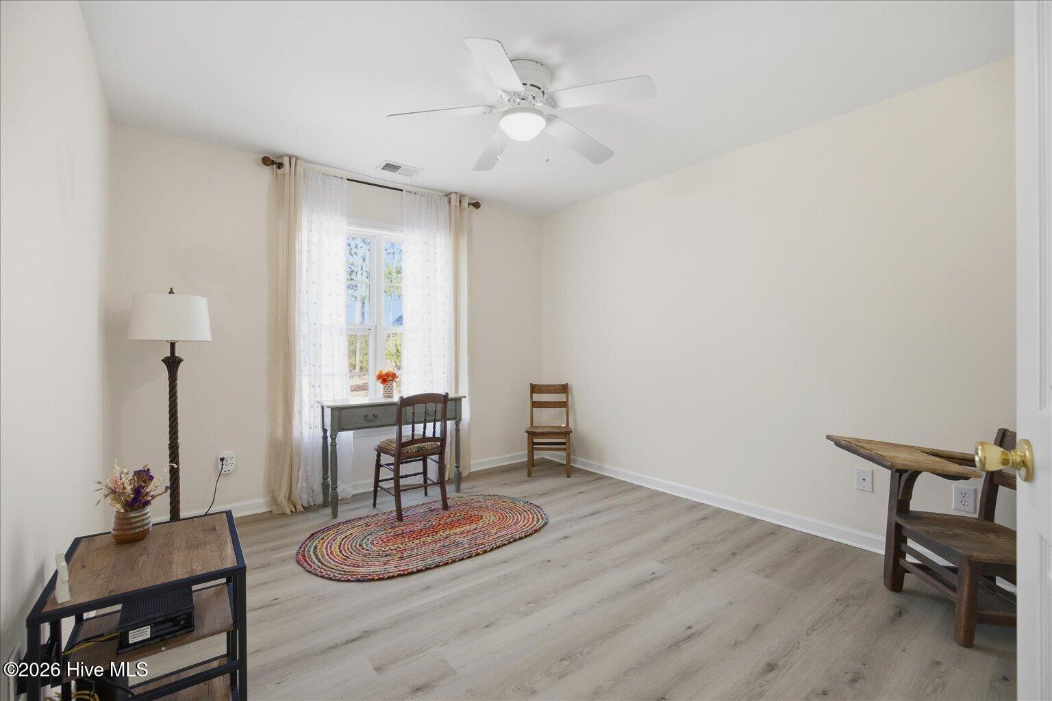 100558817 | Photo 33