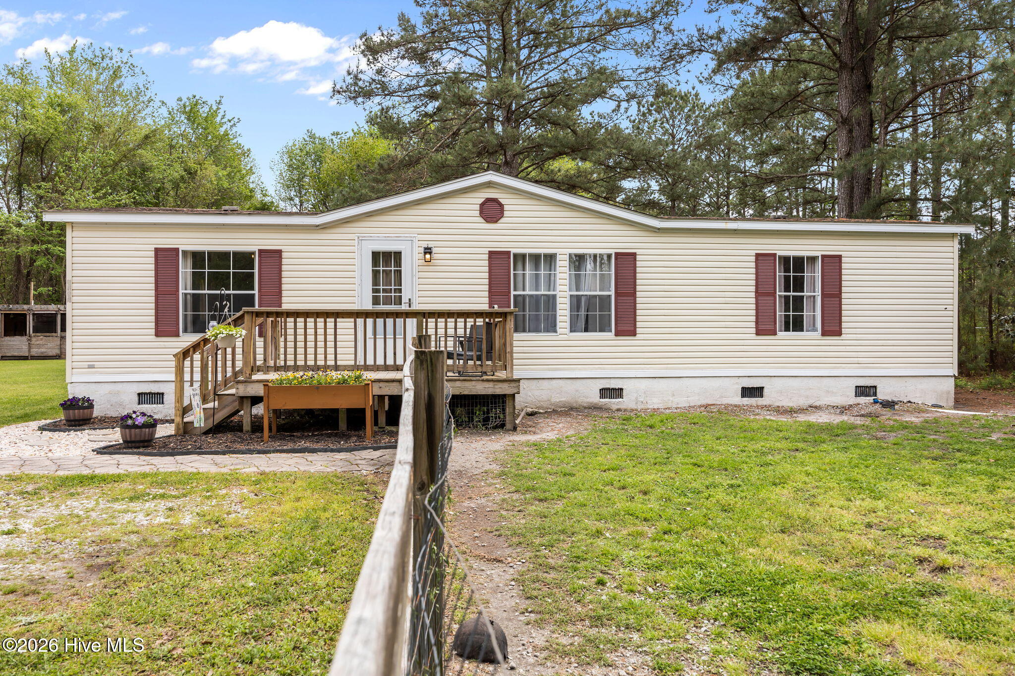 1161 Gibson Branch Road, Maysville, NC 28555 – photo 2: 1161 Gibson Branch Road, Maysville, NC