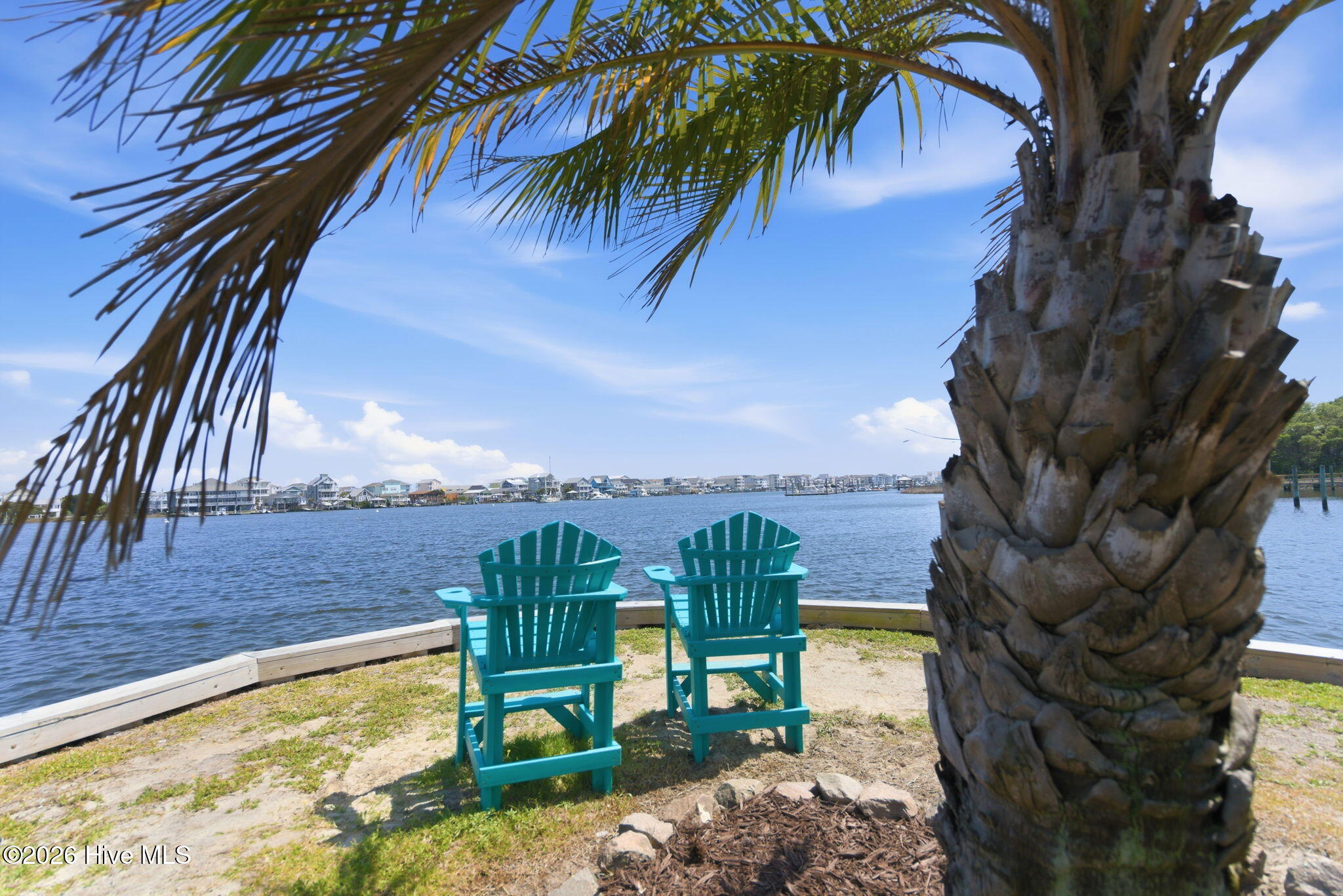 100570413 | Photo 23