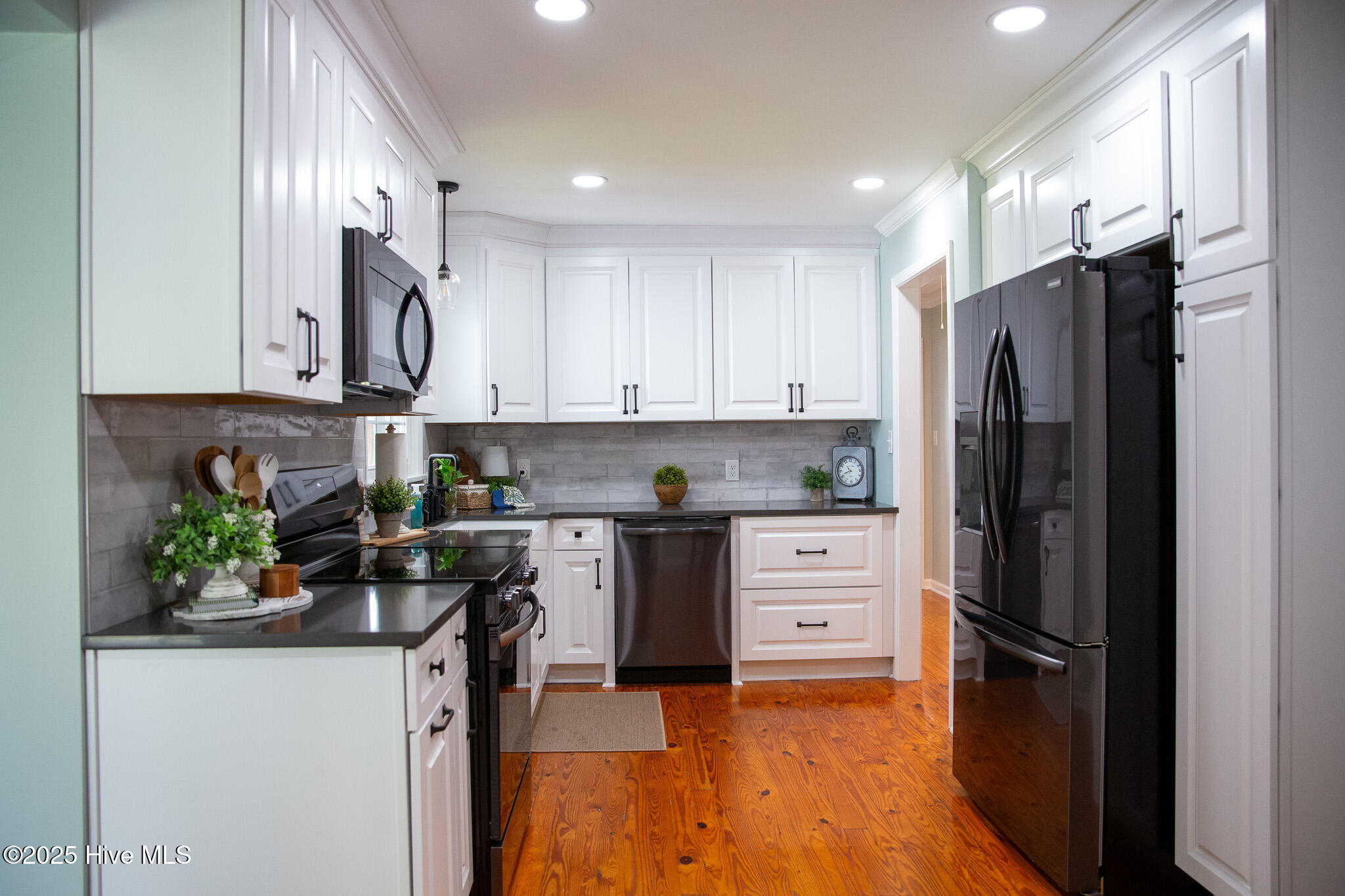 100542481 | Photo 23