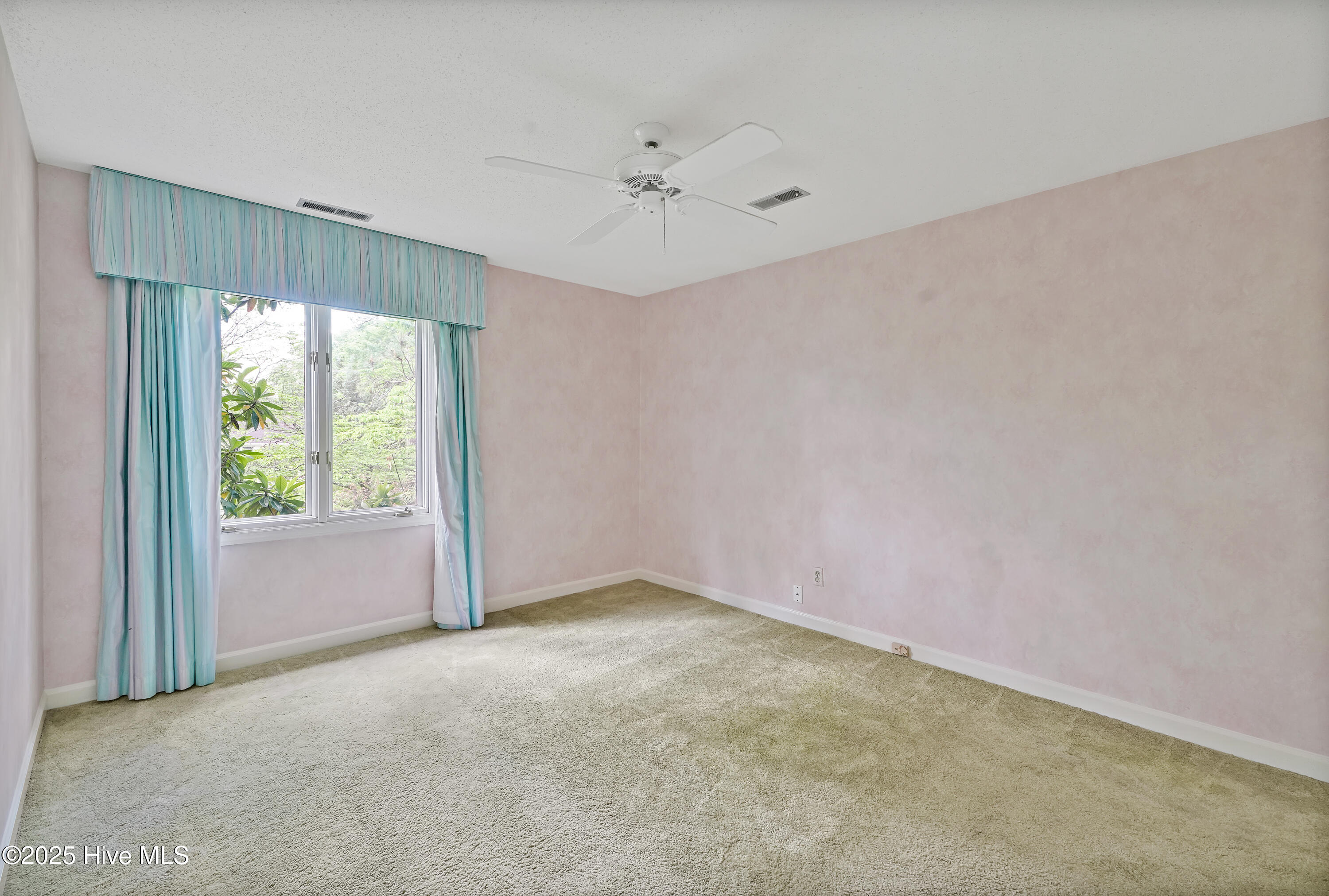 906RobertELeeDrive-43