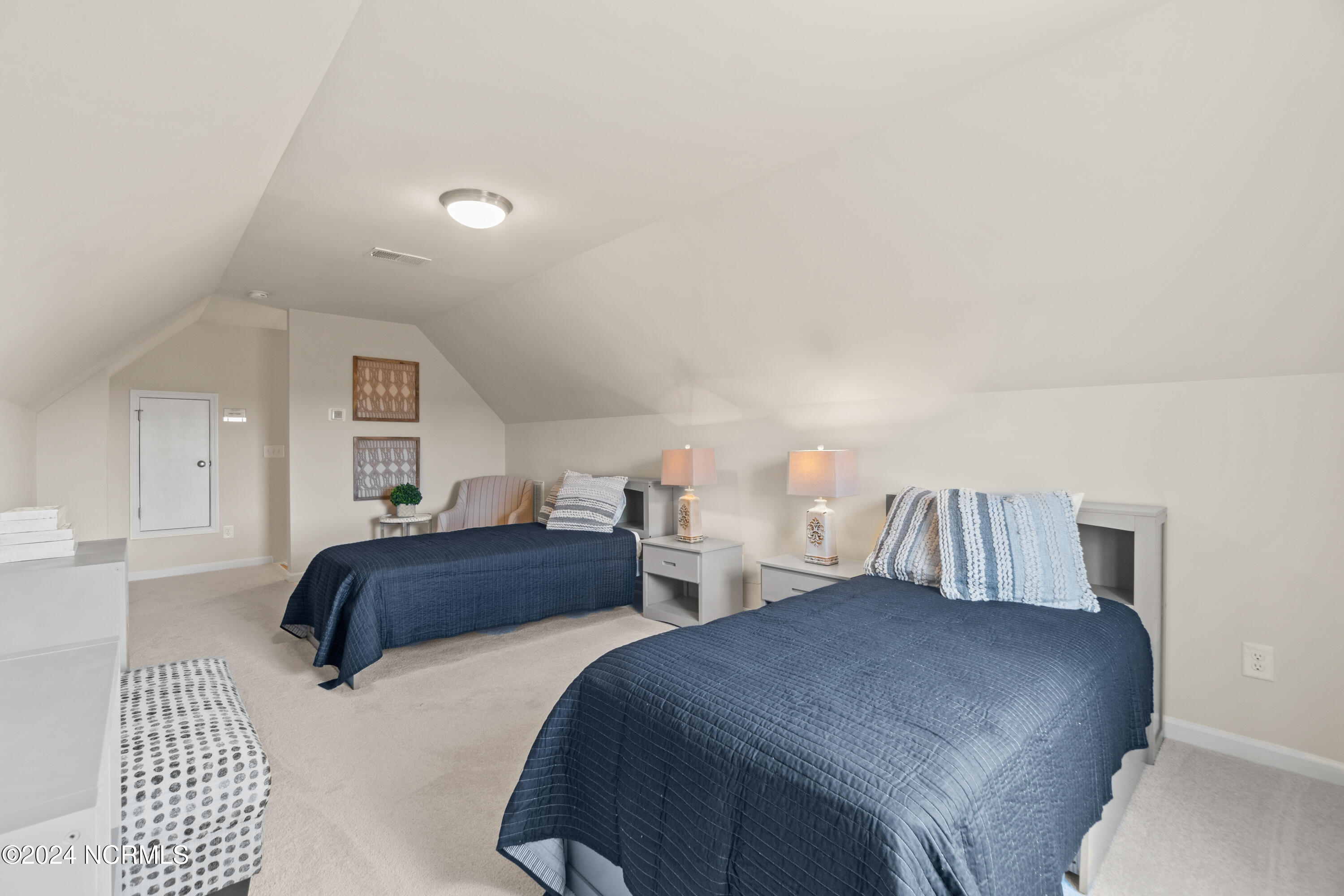 100542877 | Photo 20