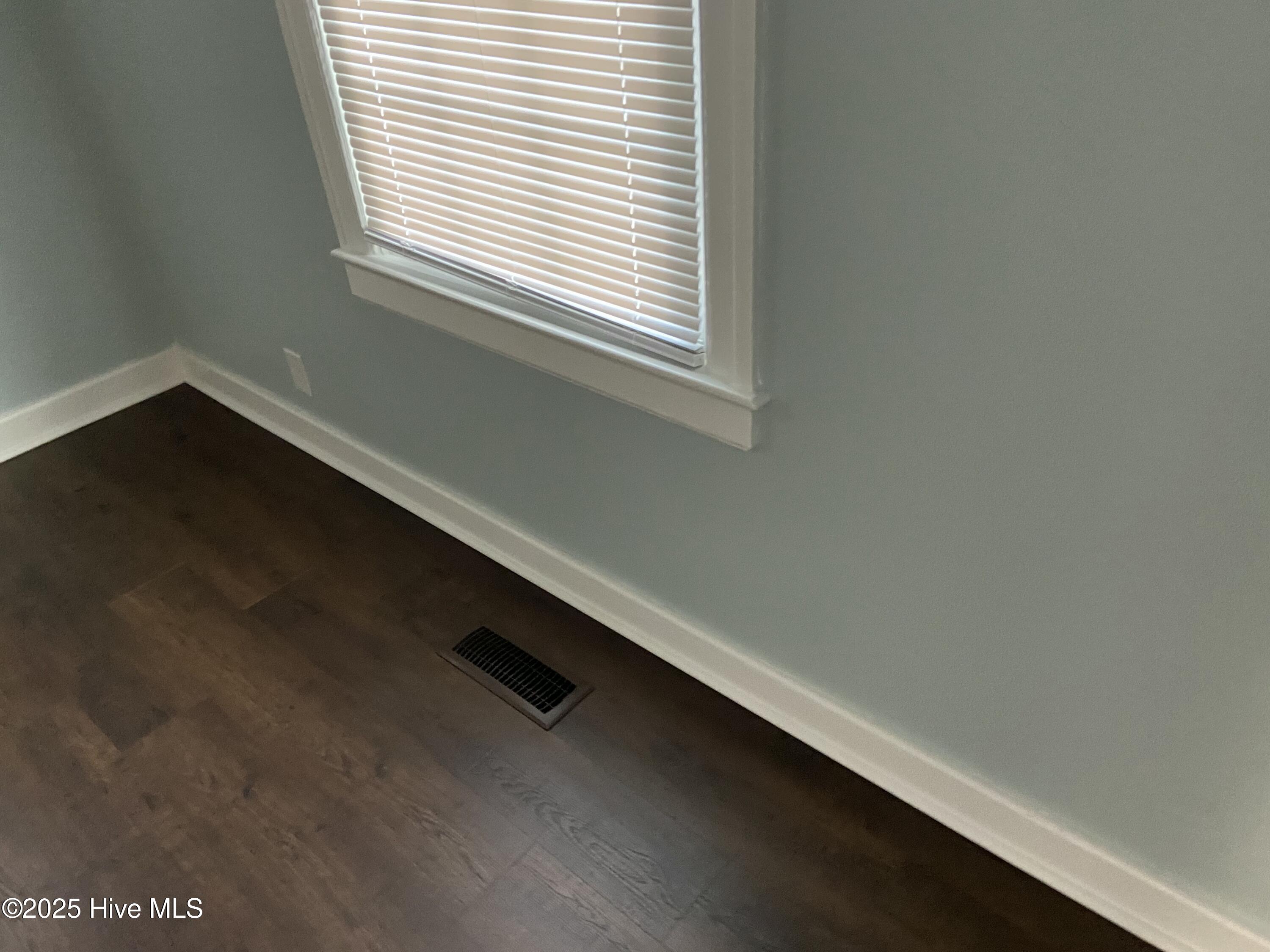 100552919 | Photo 24