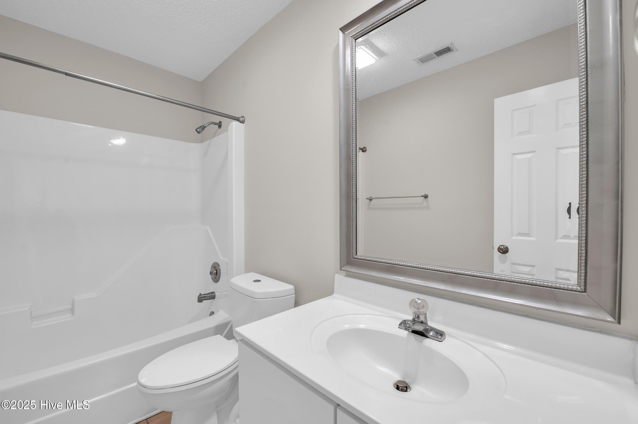 100547235 | Photo 29