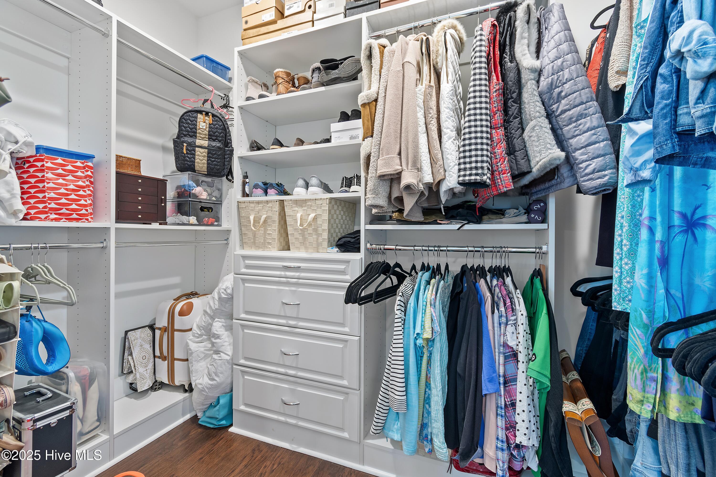 100524697 | Photo 34