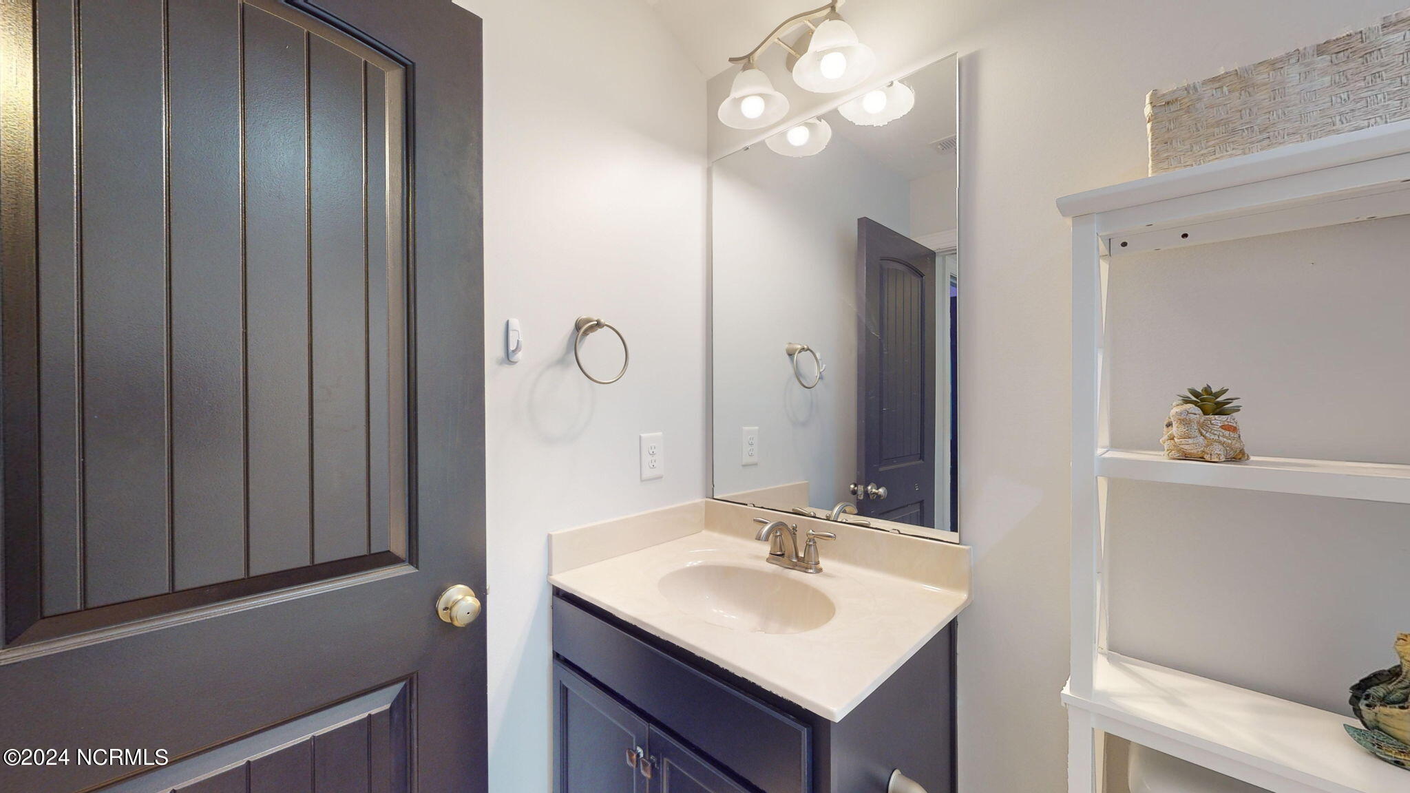 Upstairs bathroom 3