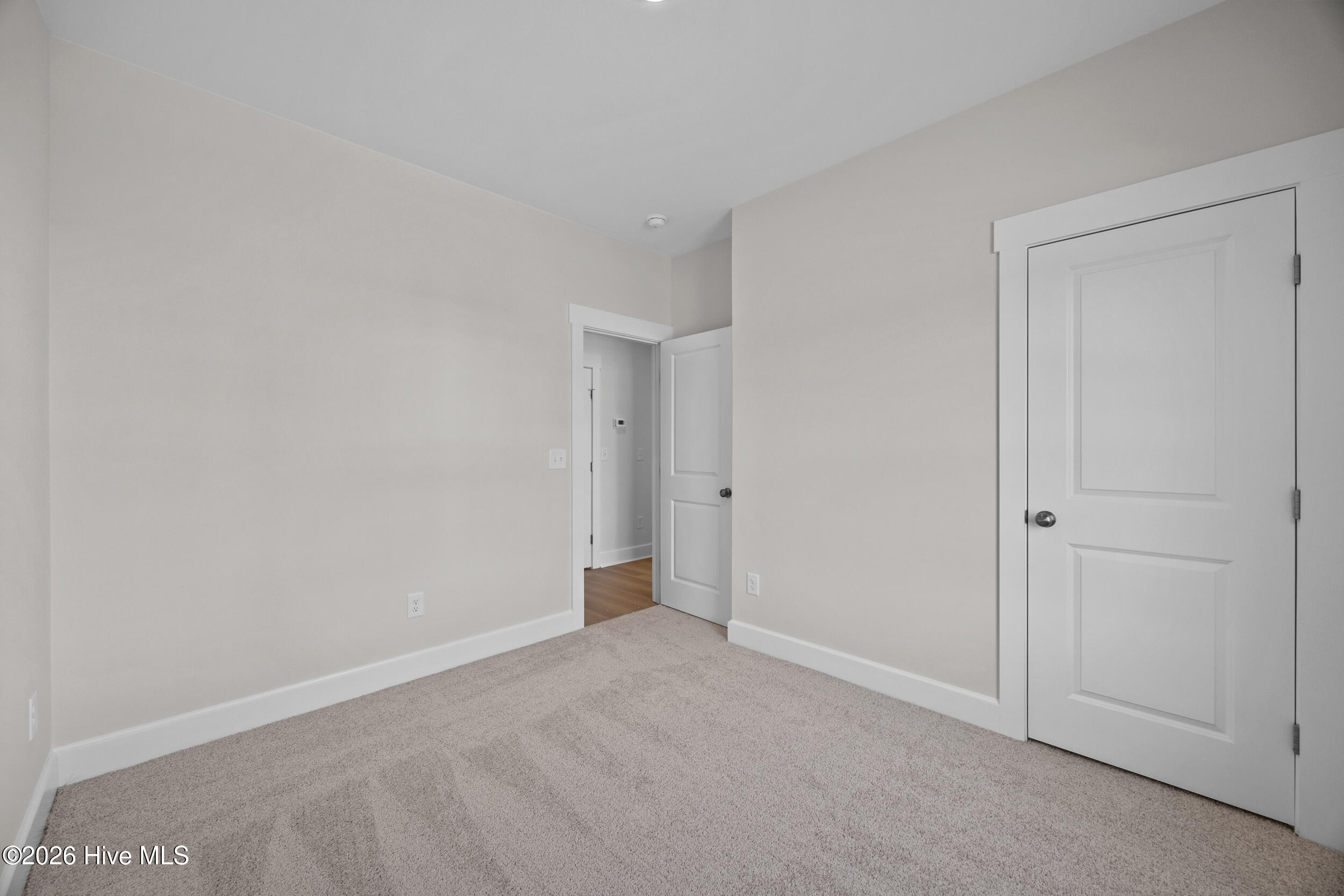 100547264 | Photo 18