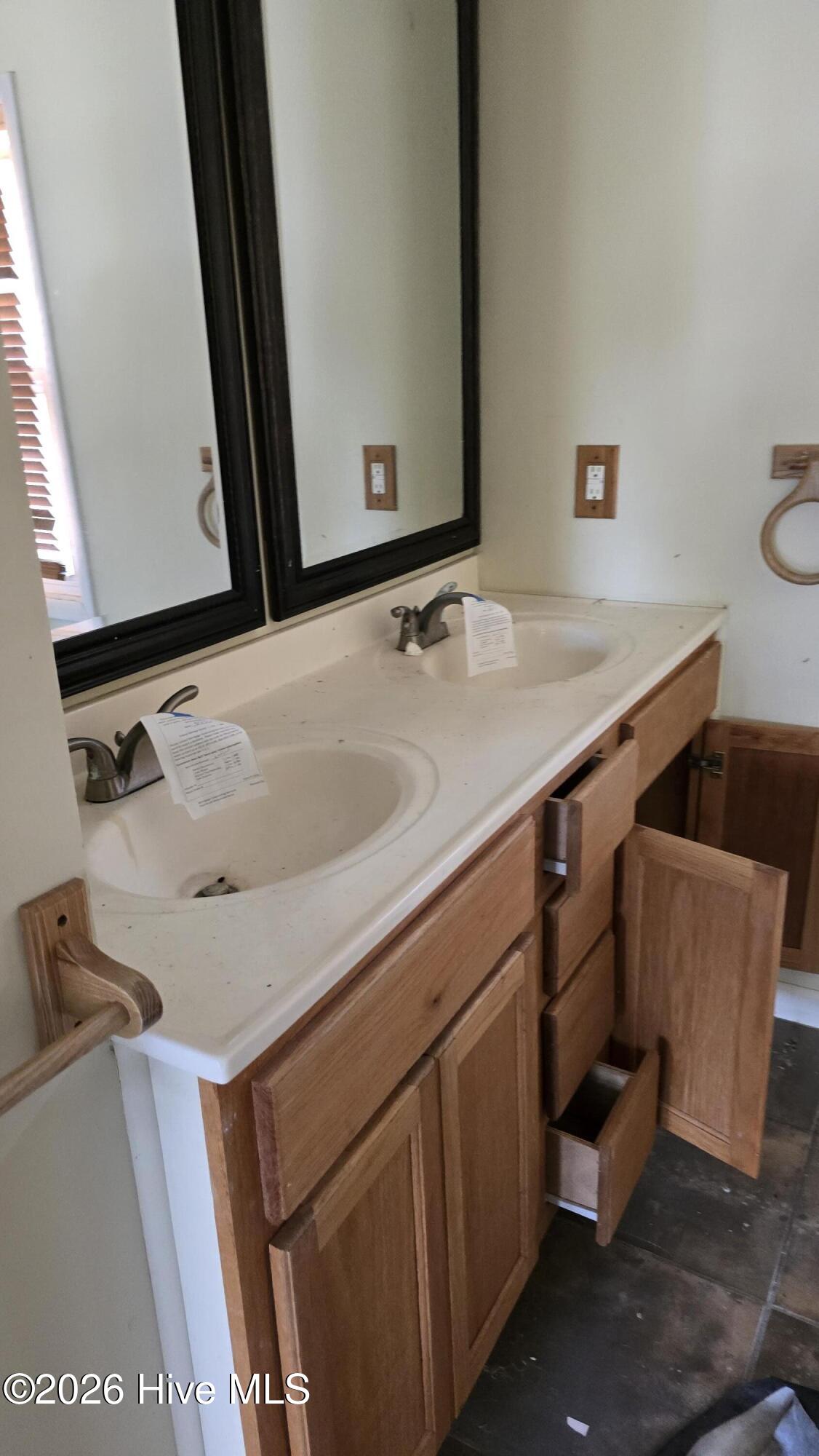 100561564 | Photo 15