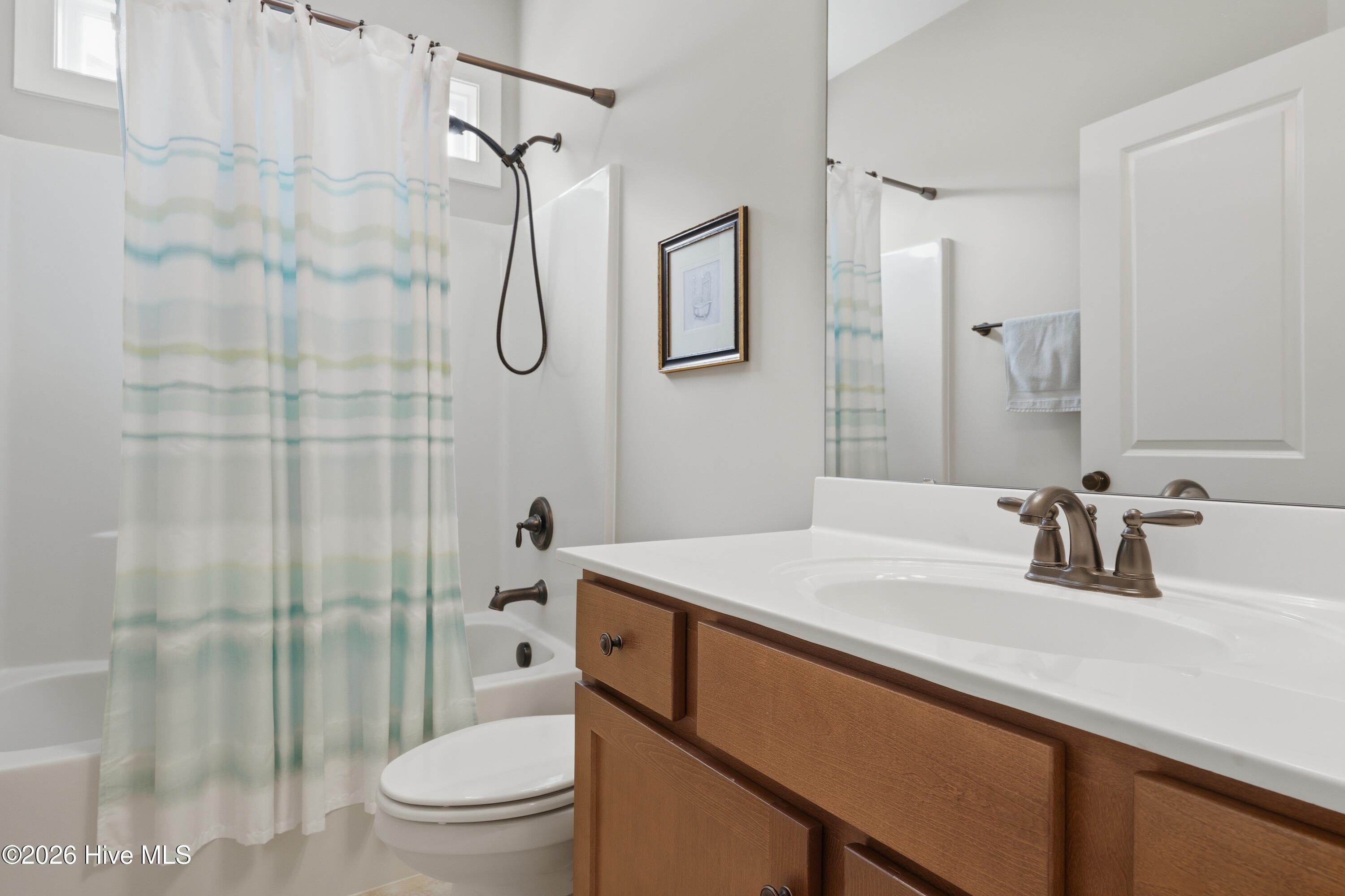 100565162 | Photo 56