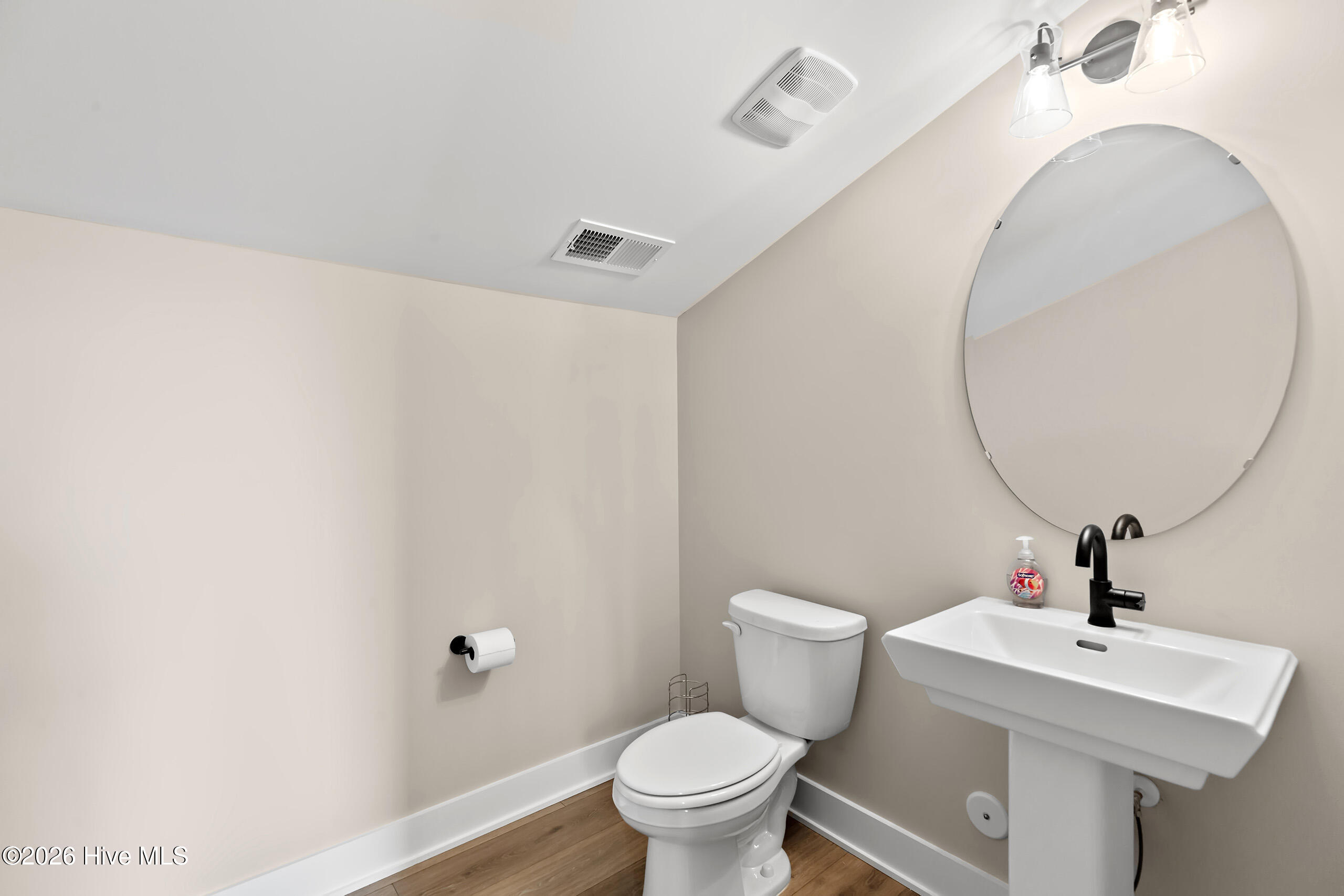 100563450 | Photo 46