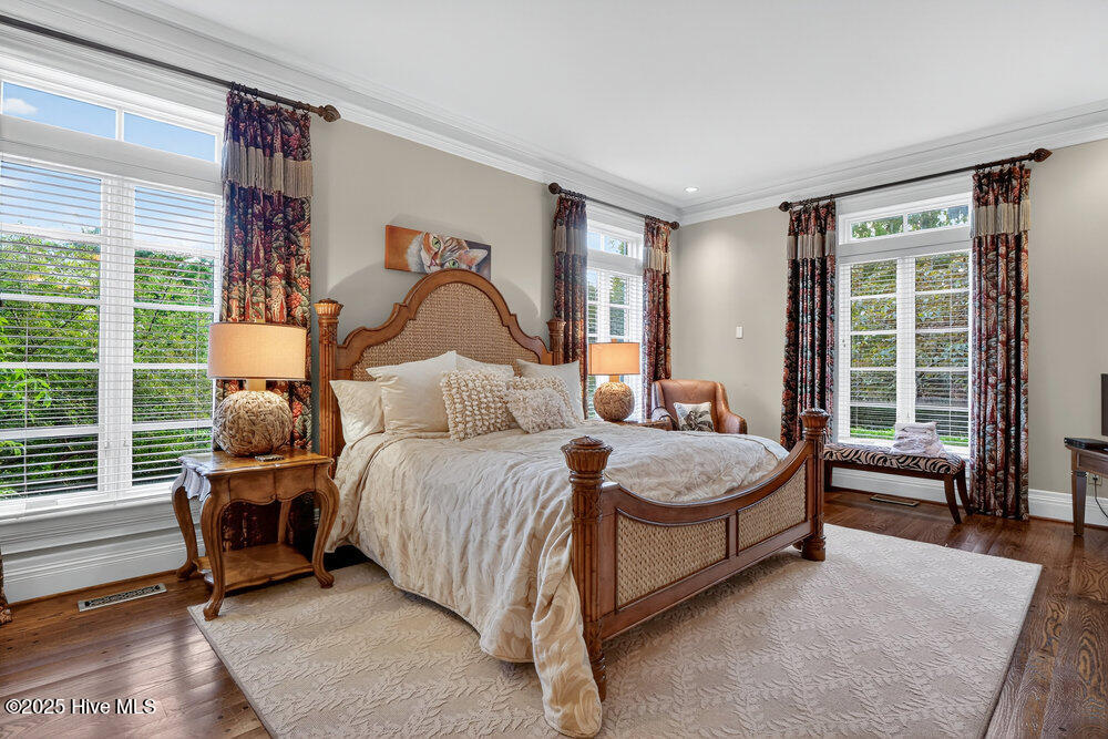 100544850 | Photo 46