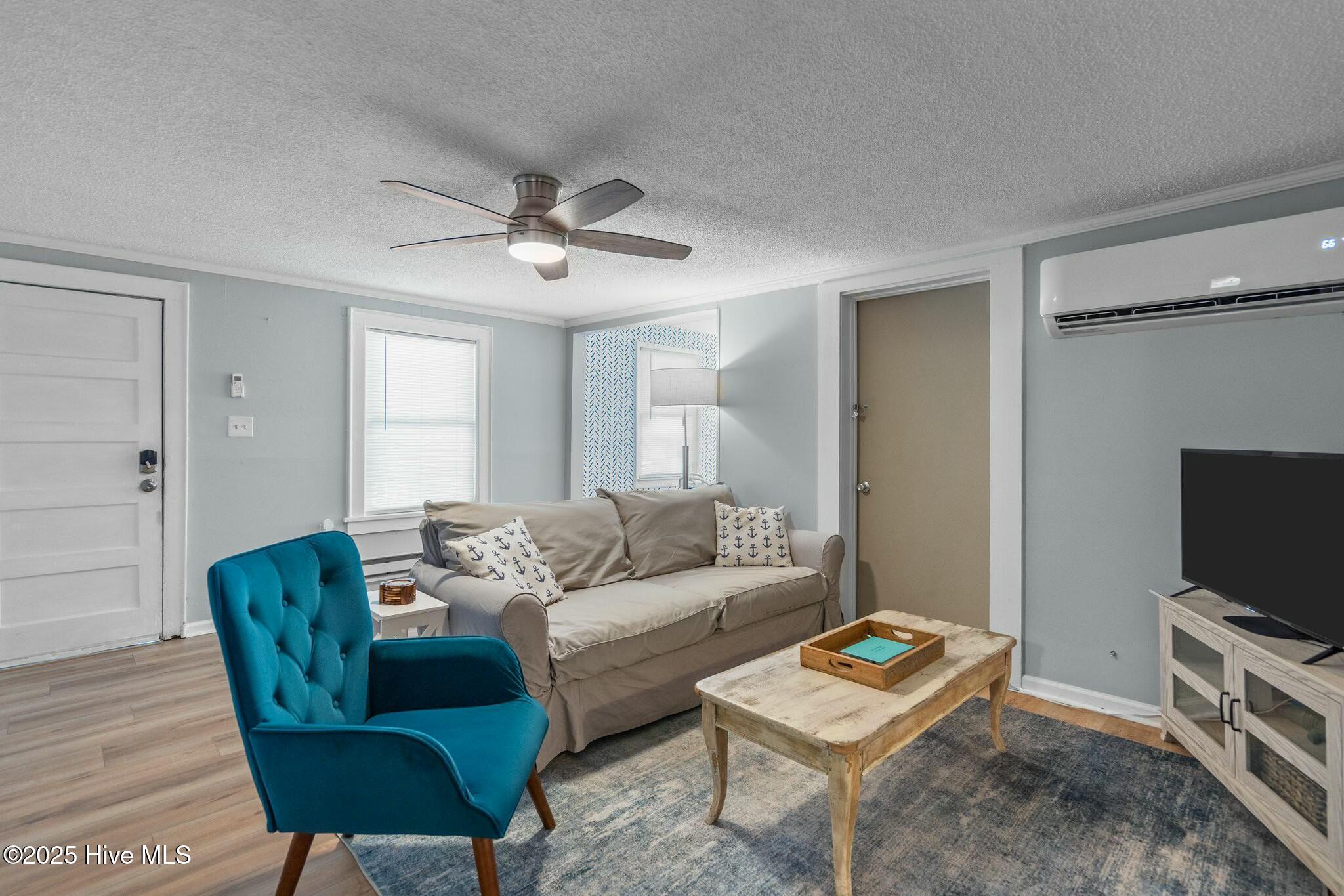 100503107 | Photo 10