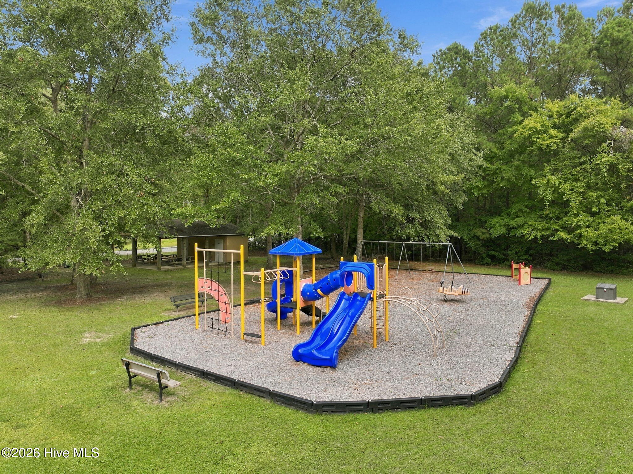25-web-or-mls-440 Village Dr 025