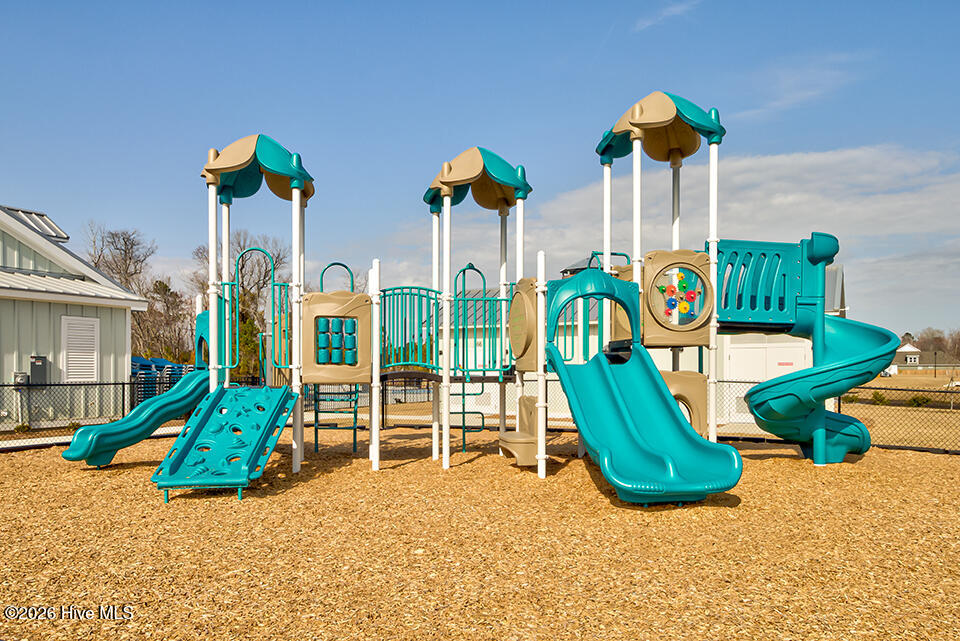 100557891 | Photo 35