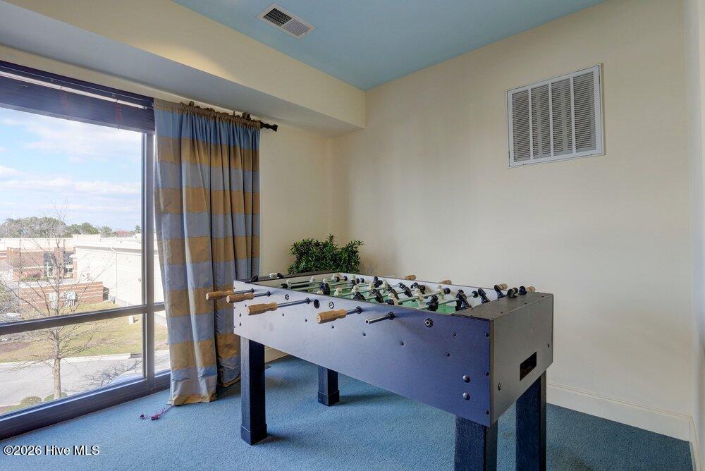 100570367 | Photo 32