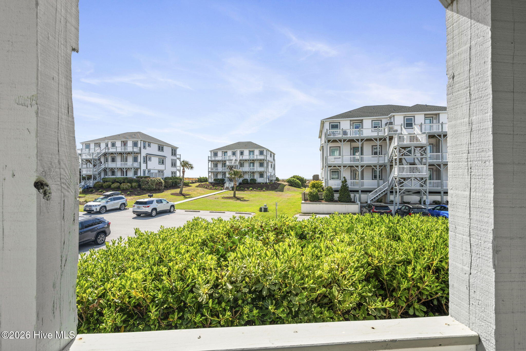 100566433 | Photo 42