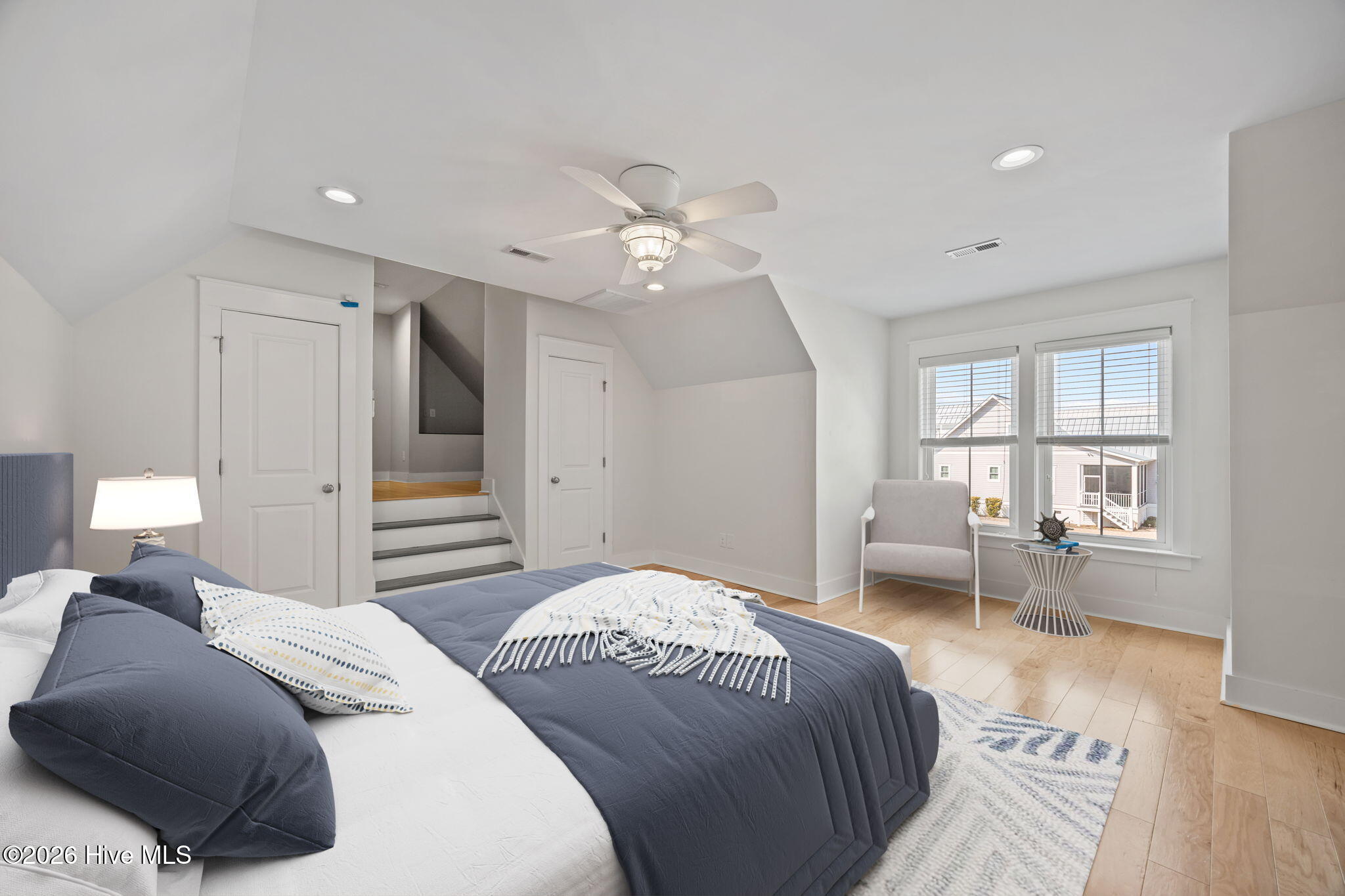 100558576 | Photo 22