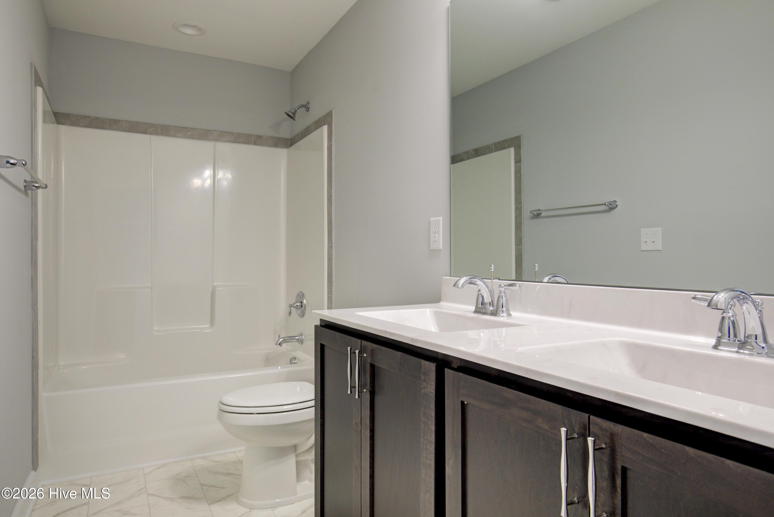 100547415 | Photo 14