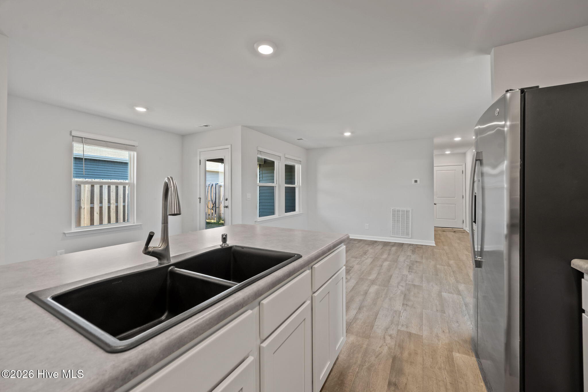 100547866 | Photo 16