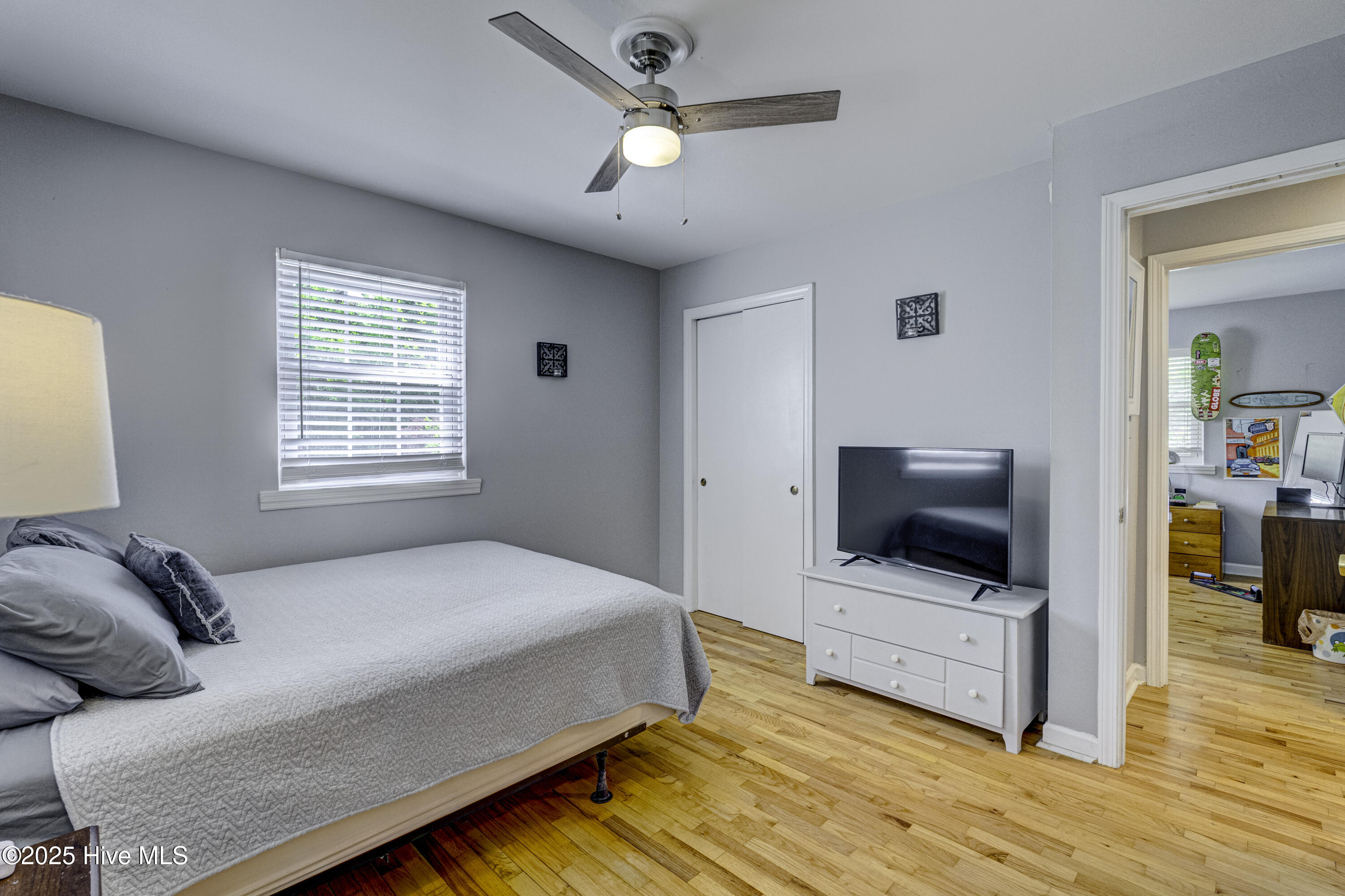 100525965 | Photo 25