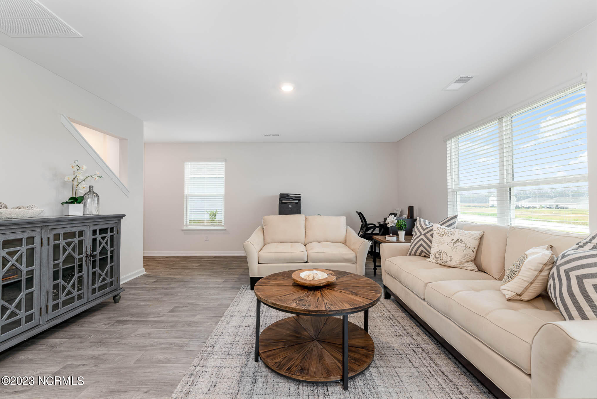 100529753 | Photo 16